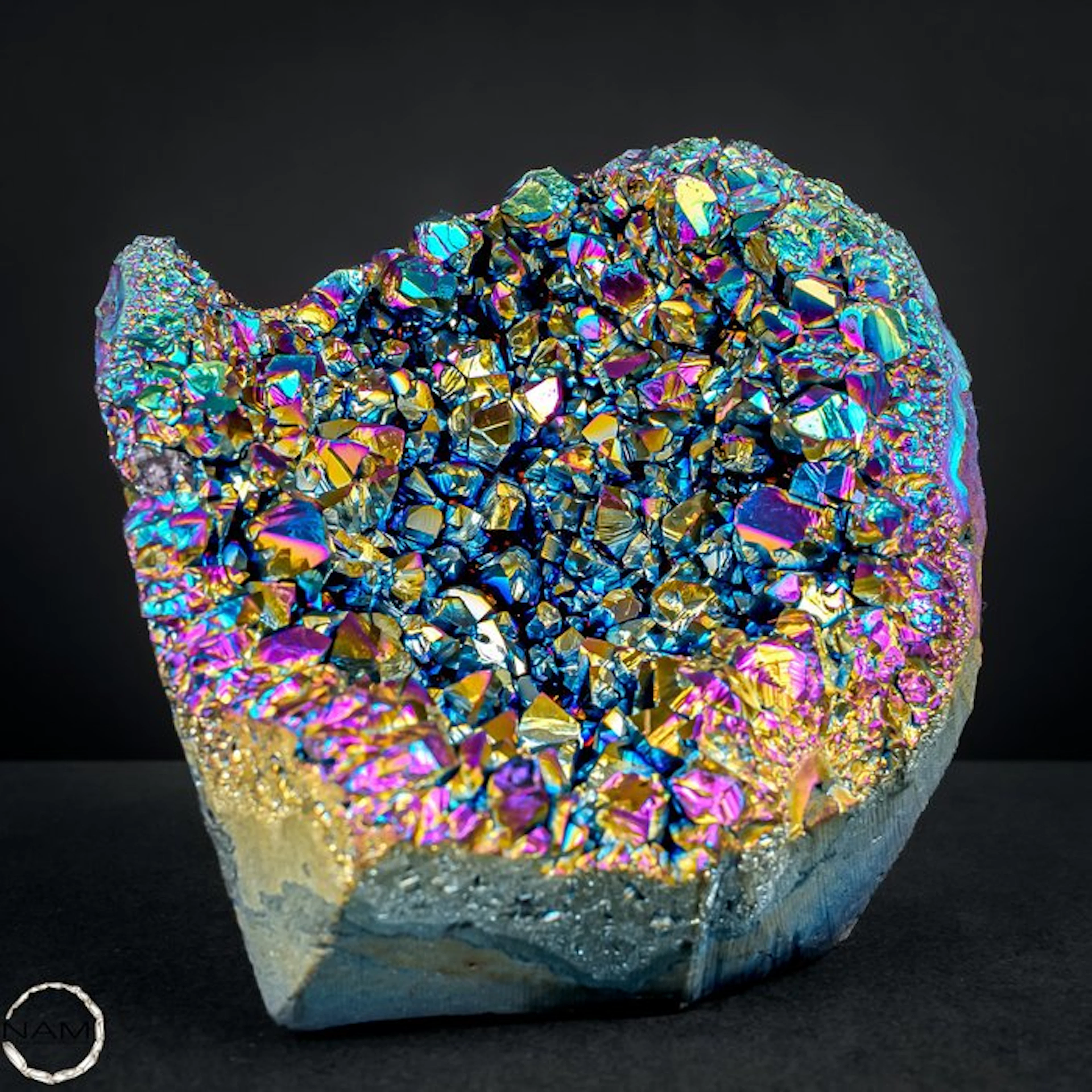Rarer Aura Amethyst from Uruguay – Magic in shimmering perfection- 780.96 g