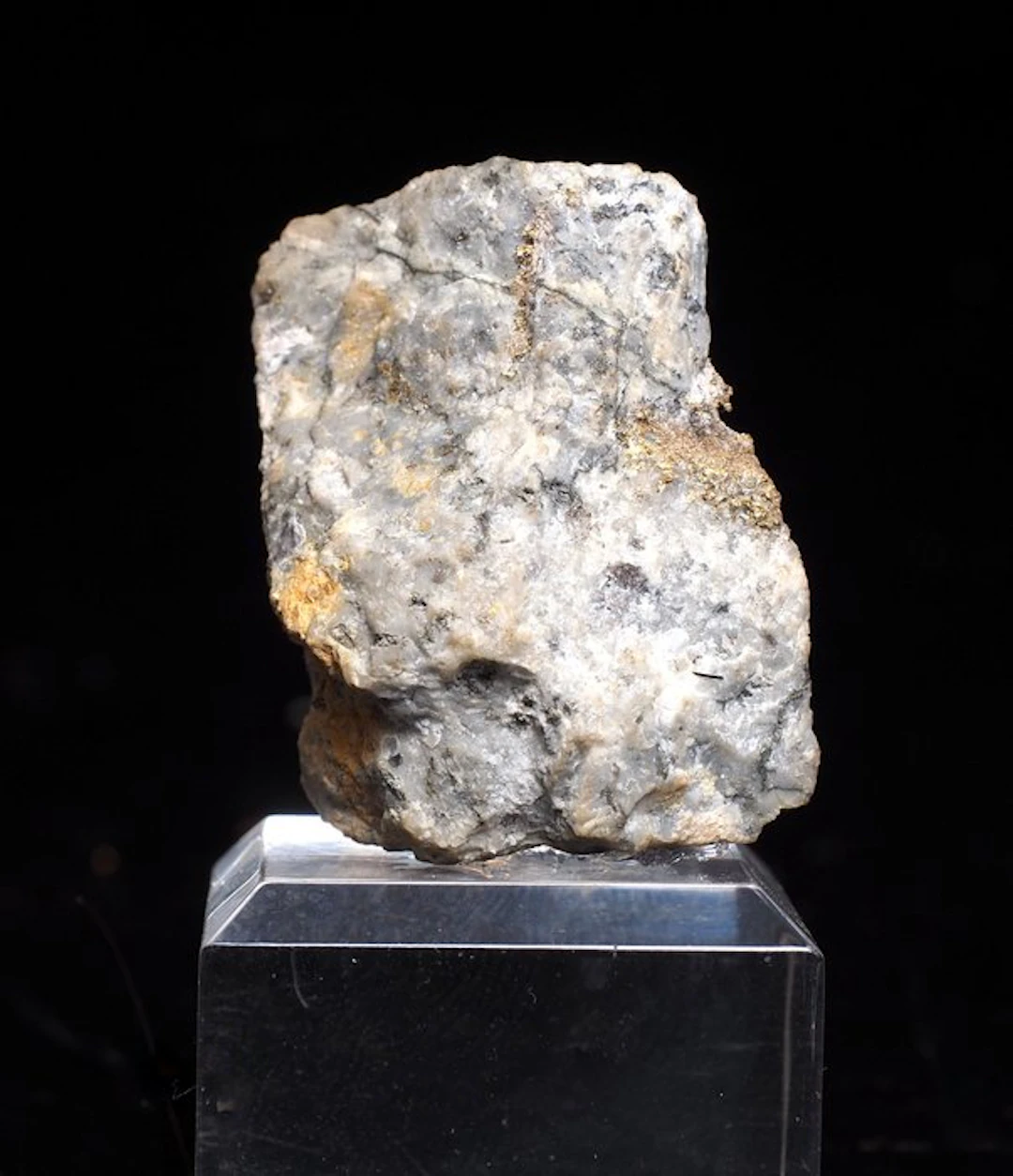 Gold Crystals on matrix - Height: 4 cm - Width: 3 cm- 12 g