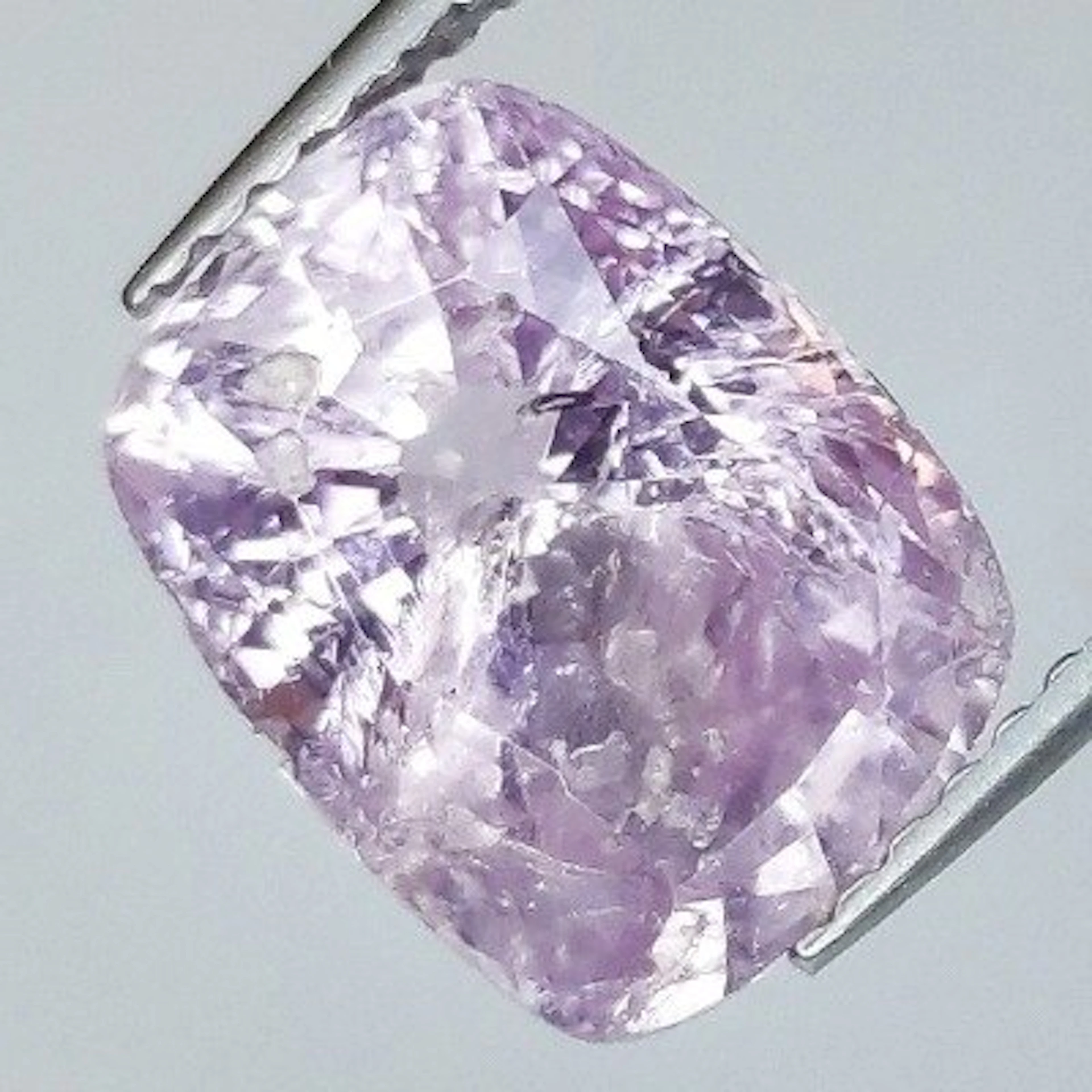 1 pcs Pink Sapphire - 4.39 ct - Antwerp Laboratory for...