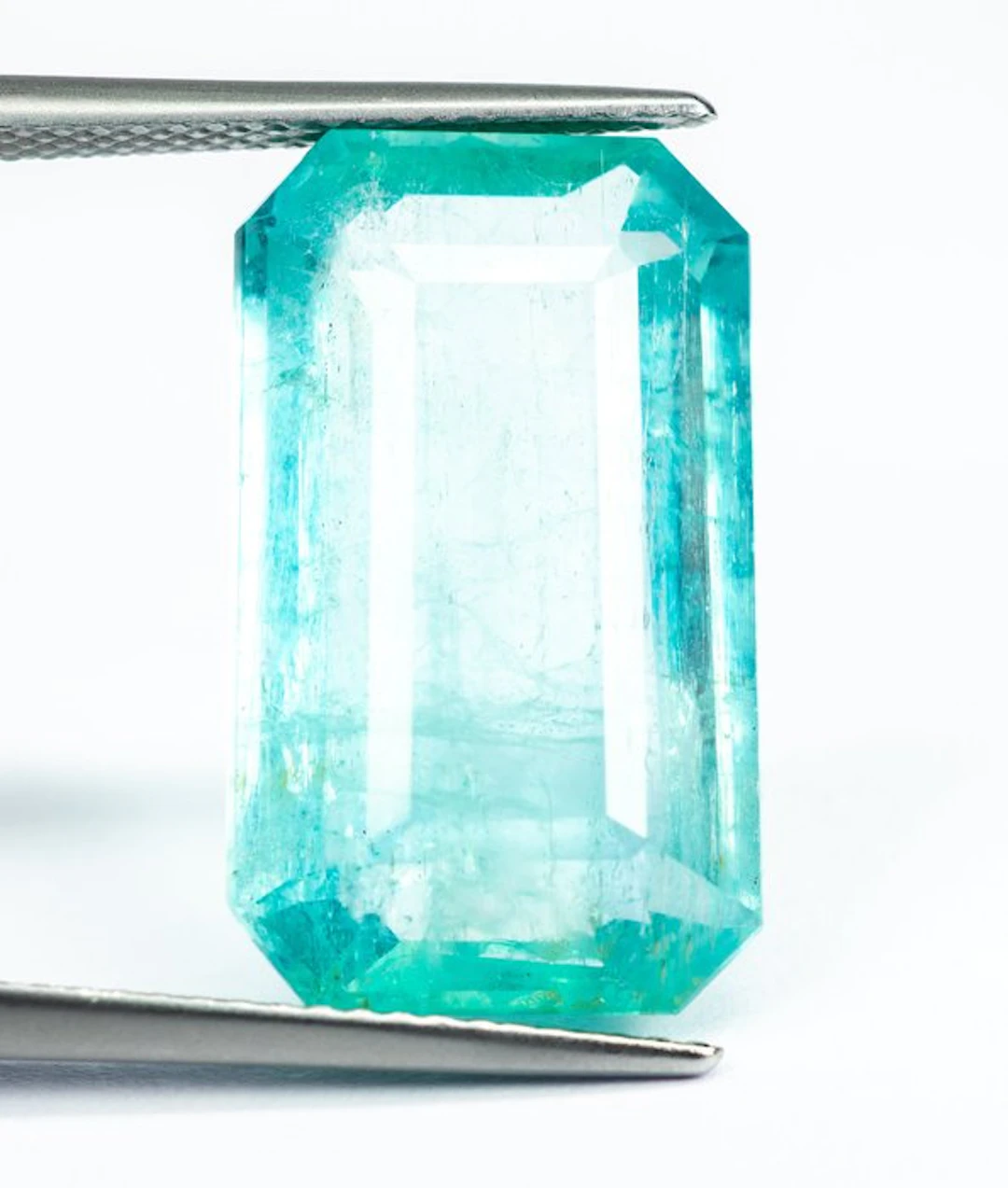 No reserve price Green Emerald - 12.95 ct - International...