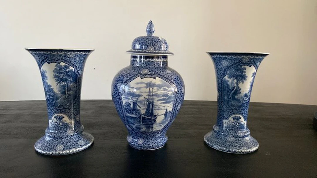 Vase (3) - Porcelain - Royal Bonn, Germany