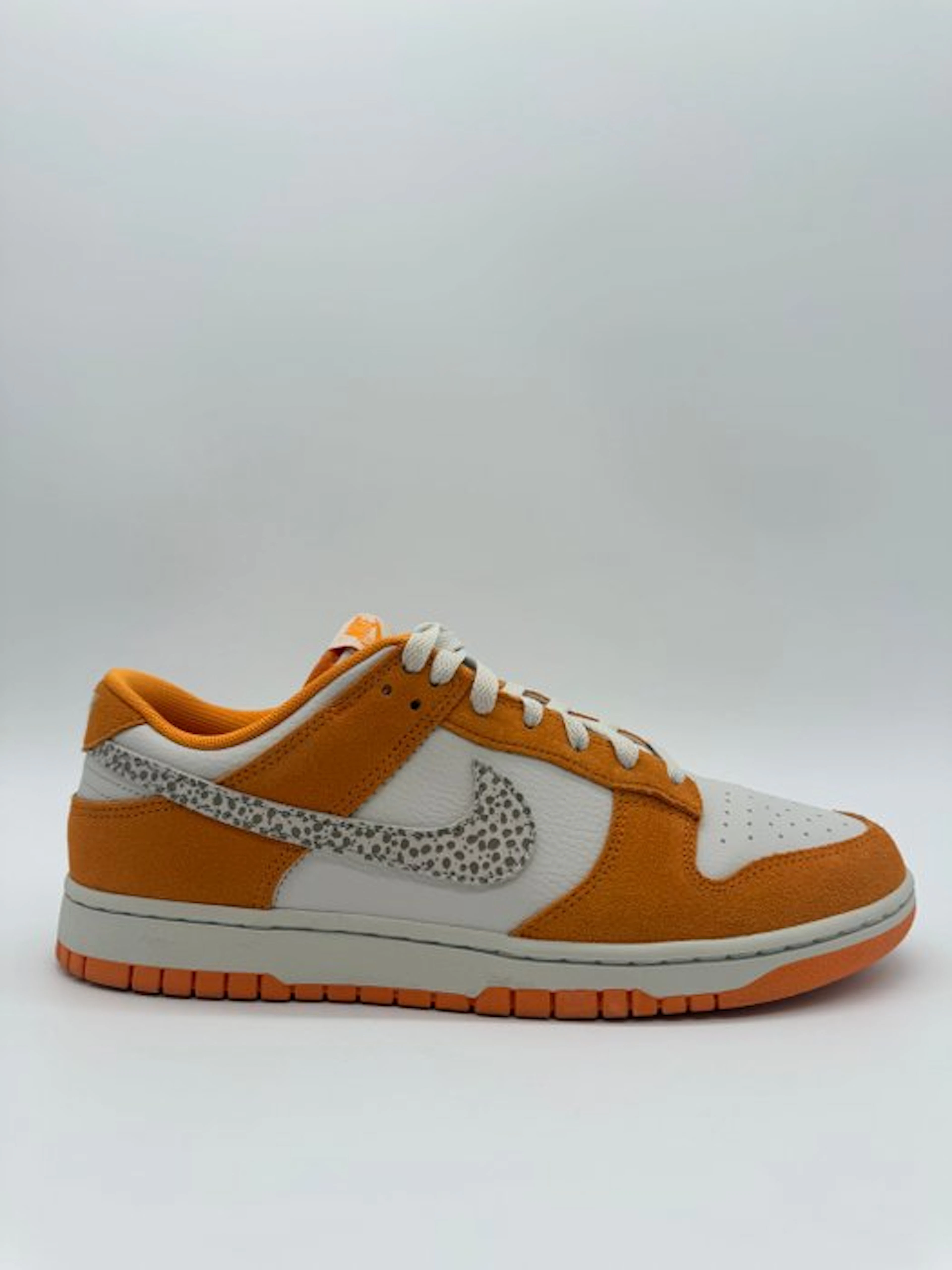 Nike - Nike Dunk Low AS Safari Swoosh Kumquat - Sneakers - Size: EU 44.5