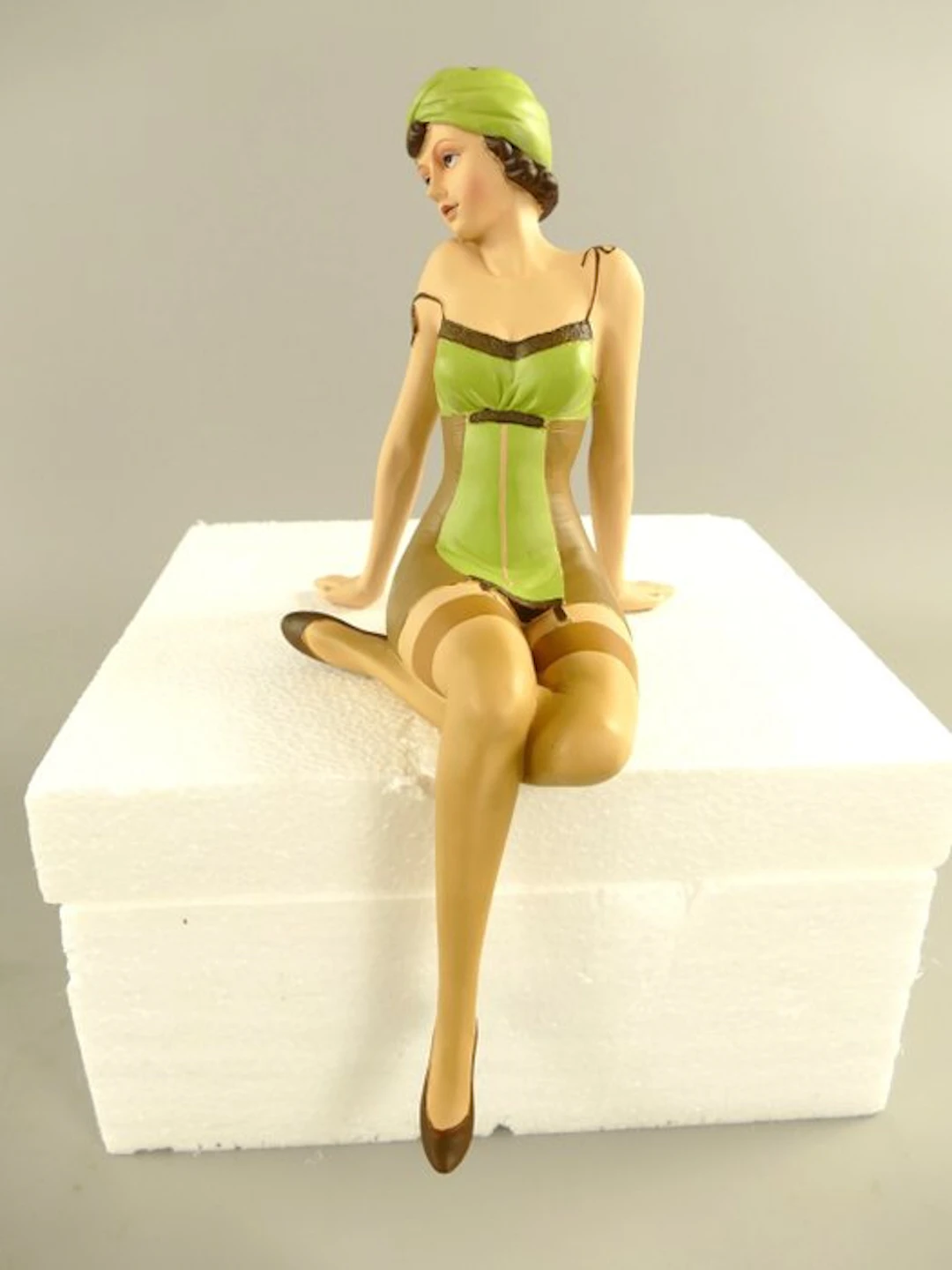 Statuette, Lady in lingery - 23 cm - Composite
