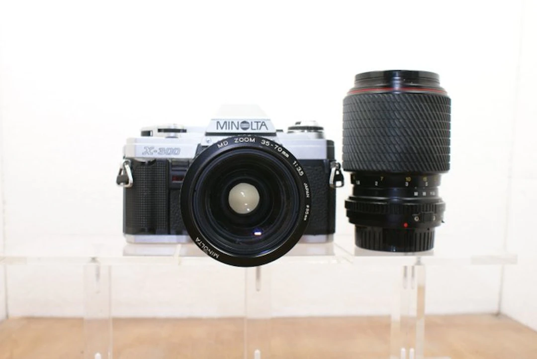 Minolta X-300 + MD Zoom 3.5/35-70mm + Tokina SD...