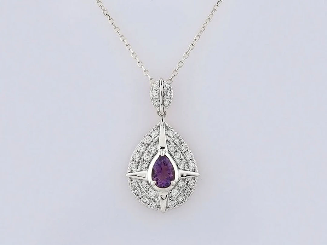 Necklace with pendant - 14 kt. White gold - 0.89ct. tw. Amethyst - Diamond
