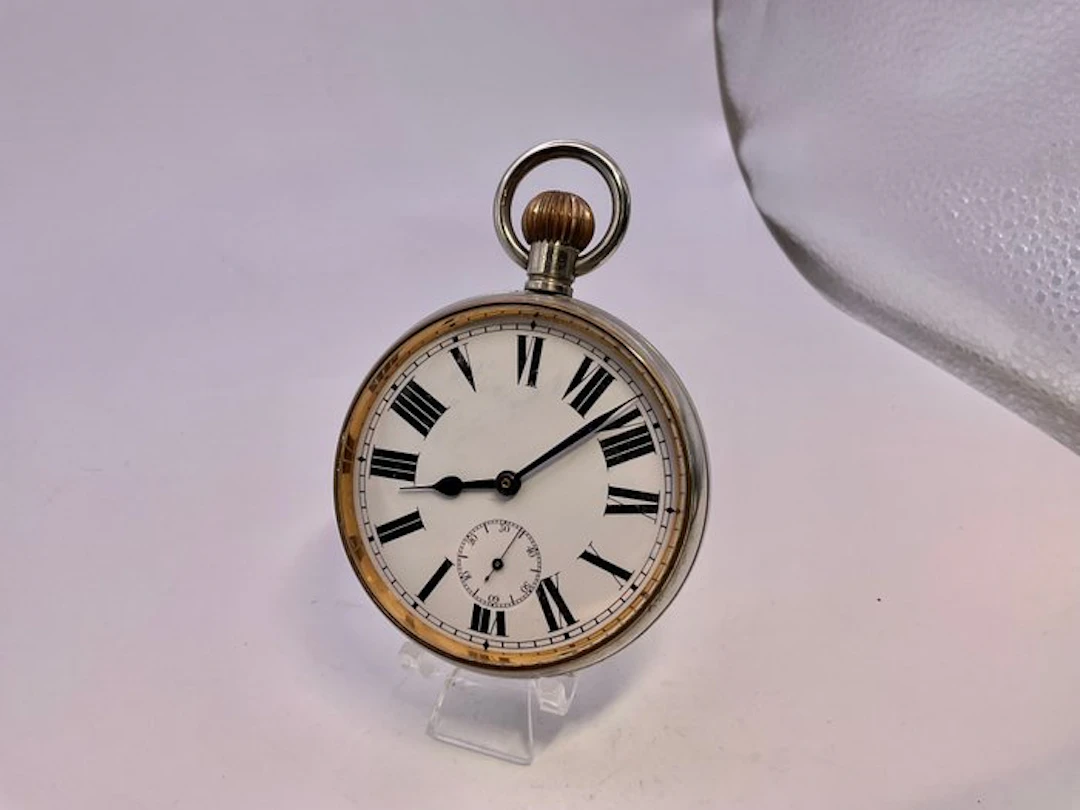 Grande Orologio a lunga carica . Metallo . 1900 - 1850-1900