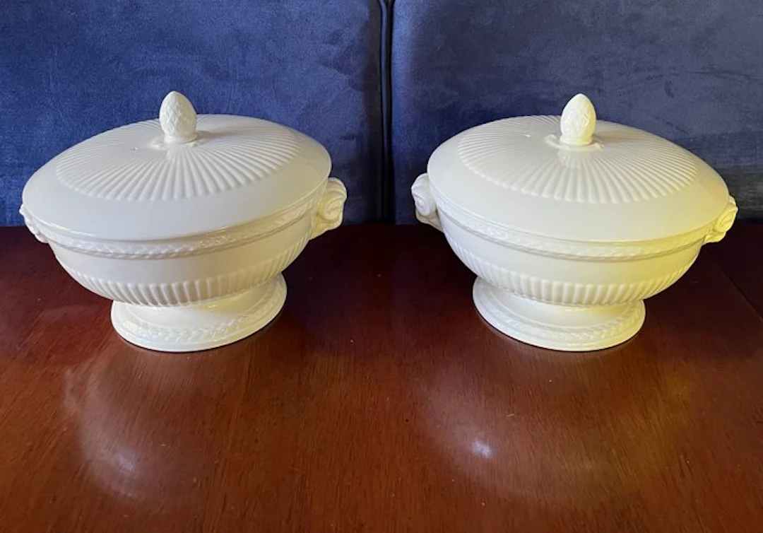 Wedgwood - Dinner service (4) - Edme - Pottery - 2 lidded bowls