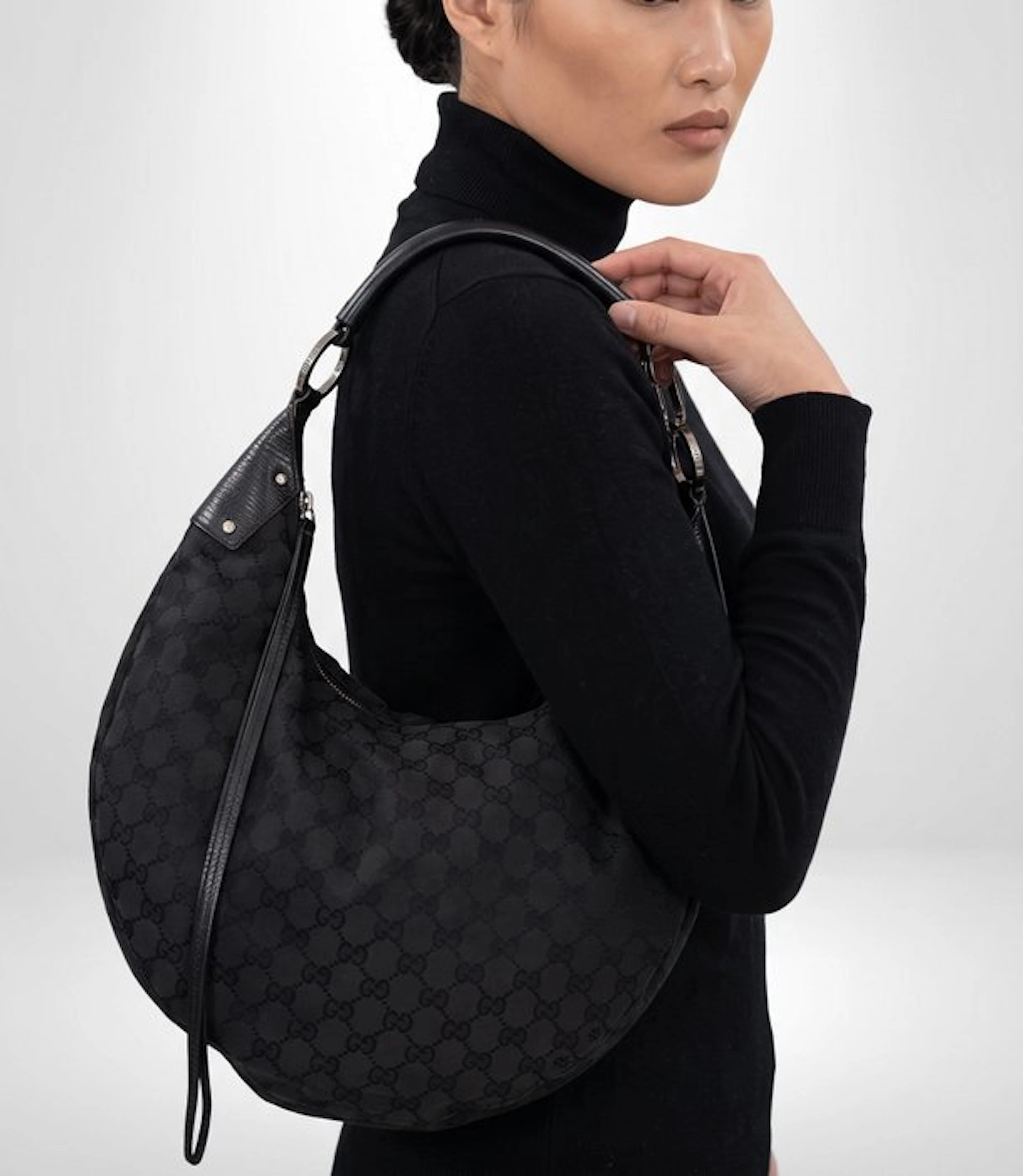 GUCCI Made In Italy Exclusive Hobo Line Shoulder Bag...