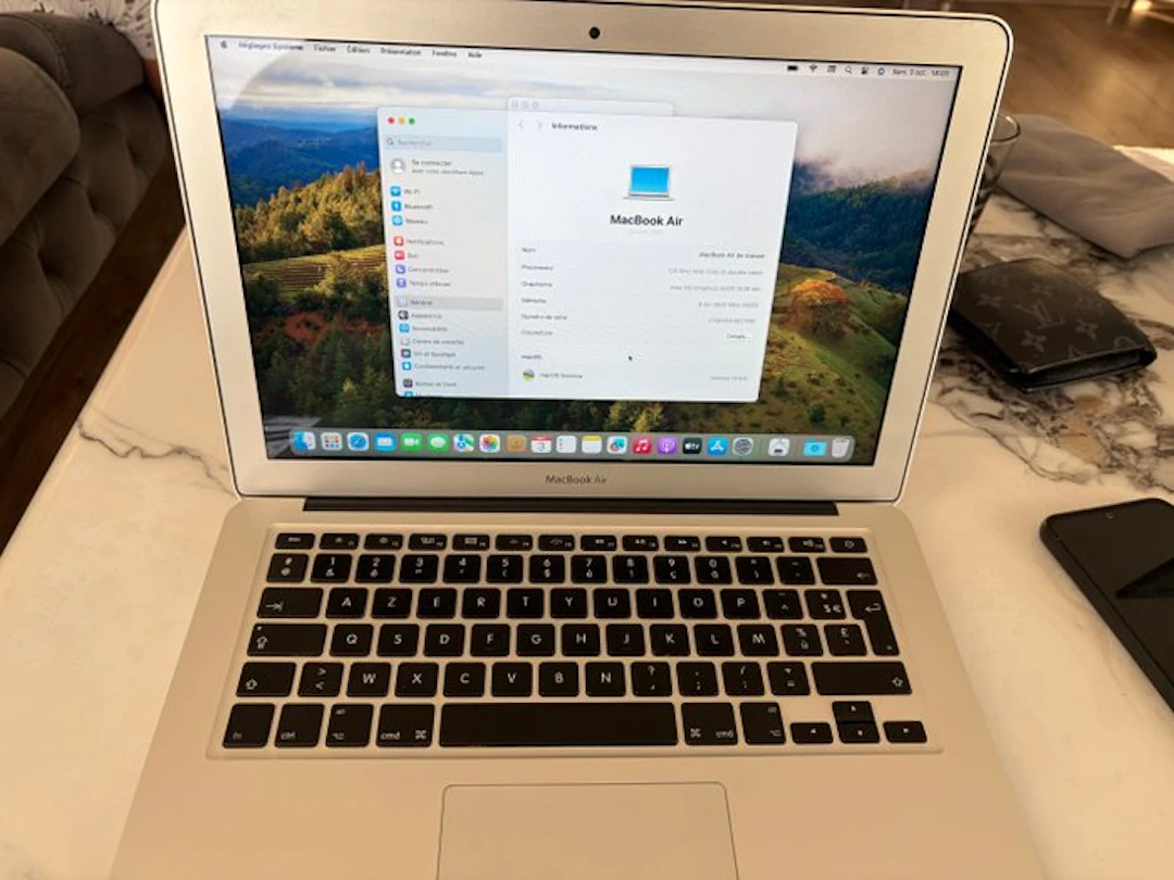 Apple - Laptop (1) - Without original box
