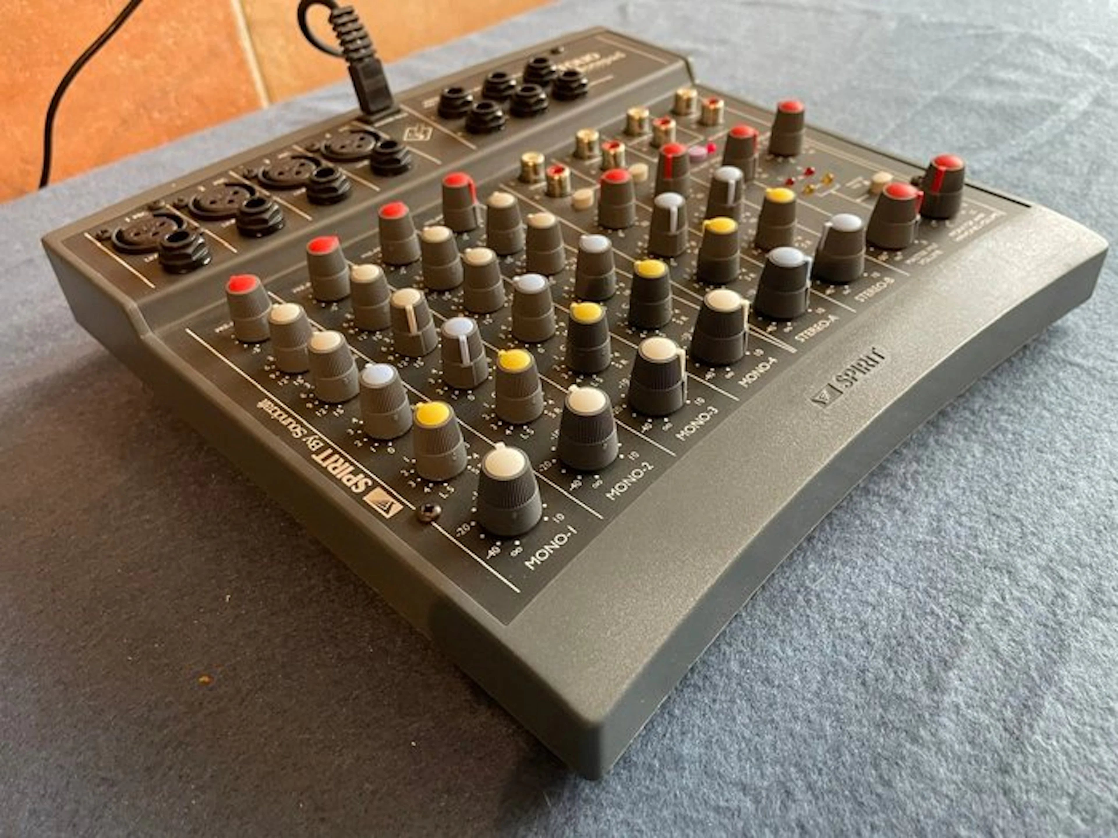 Soundcraft Spirit - Folio notepad Analogue mixer