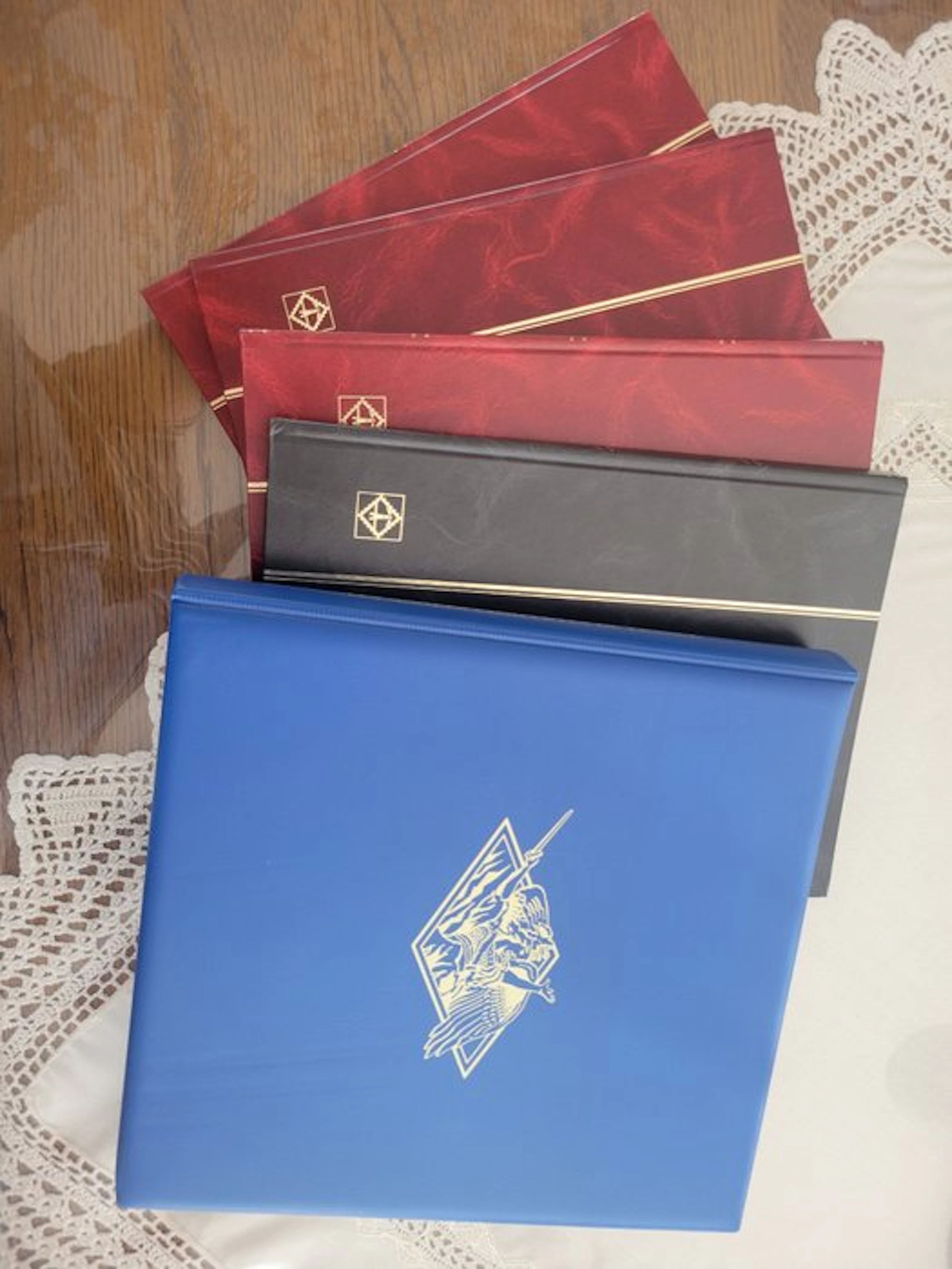 France, Europe and the World - Lot: philatelic binder with albums