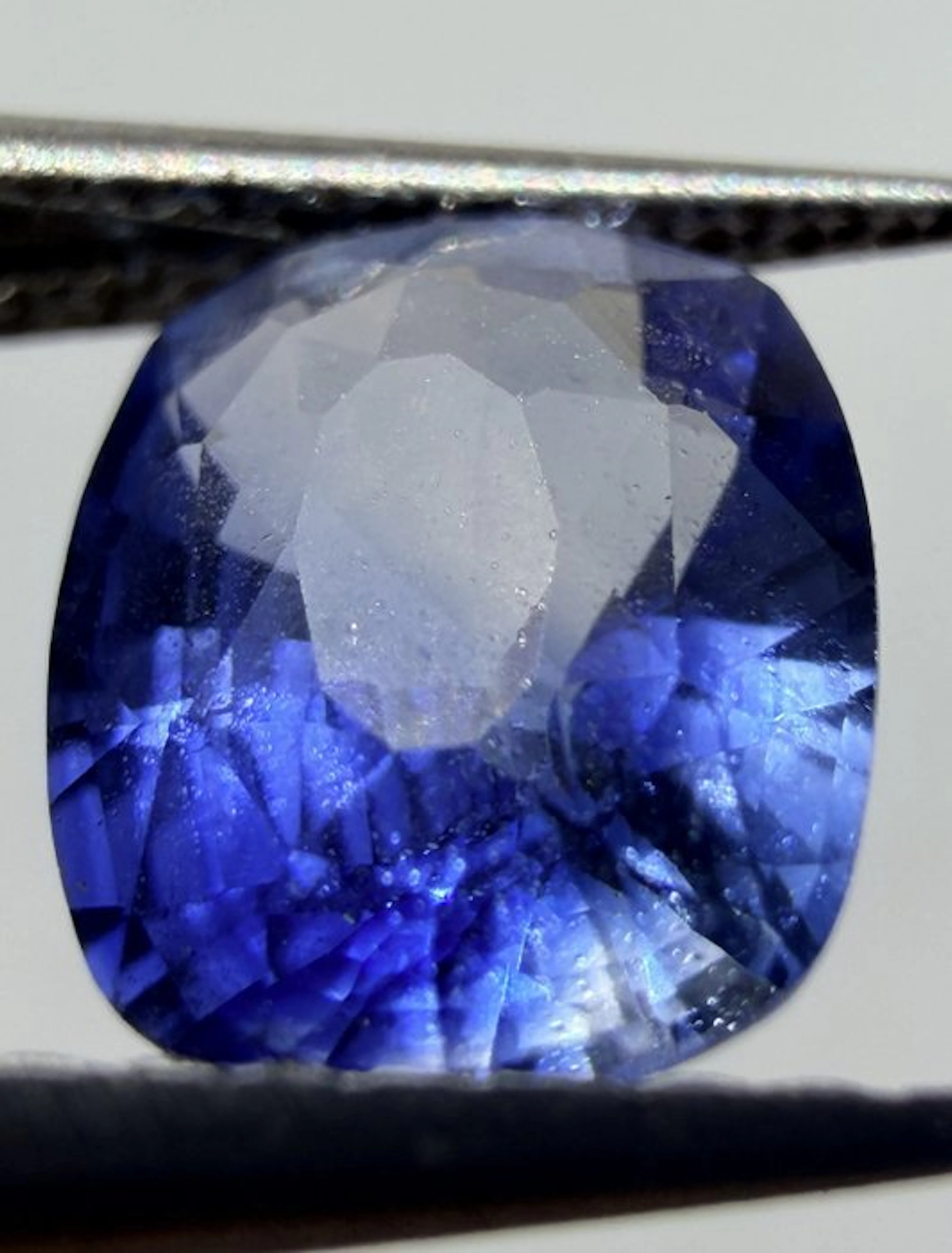 Blue Sapphire - 1.12 ct - Antwerp Laboratory for Gemstone...