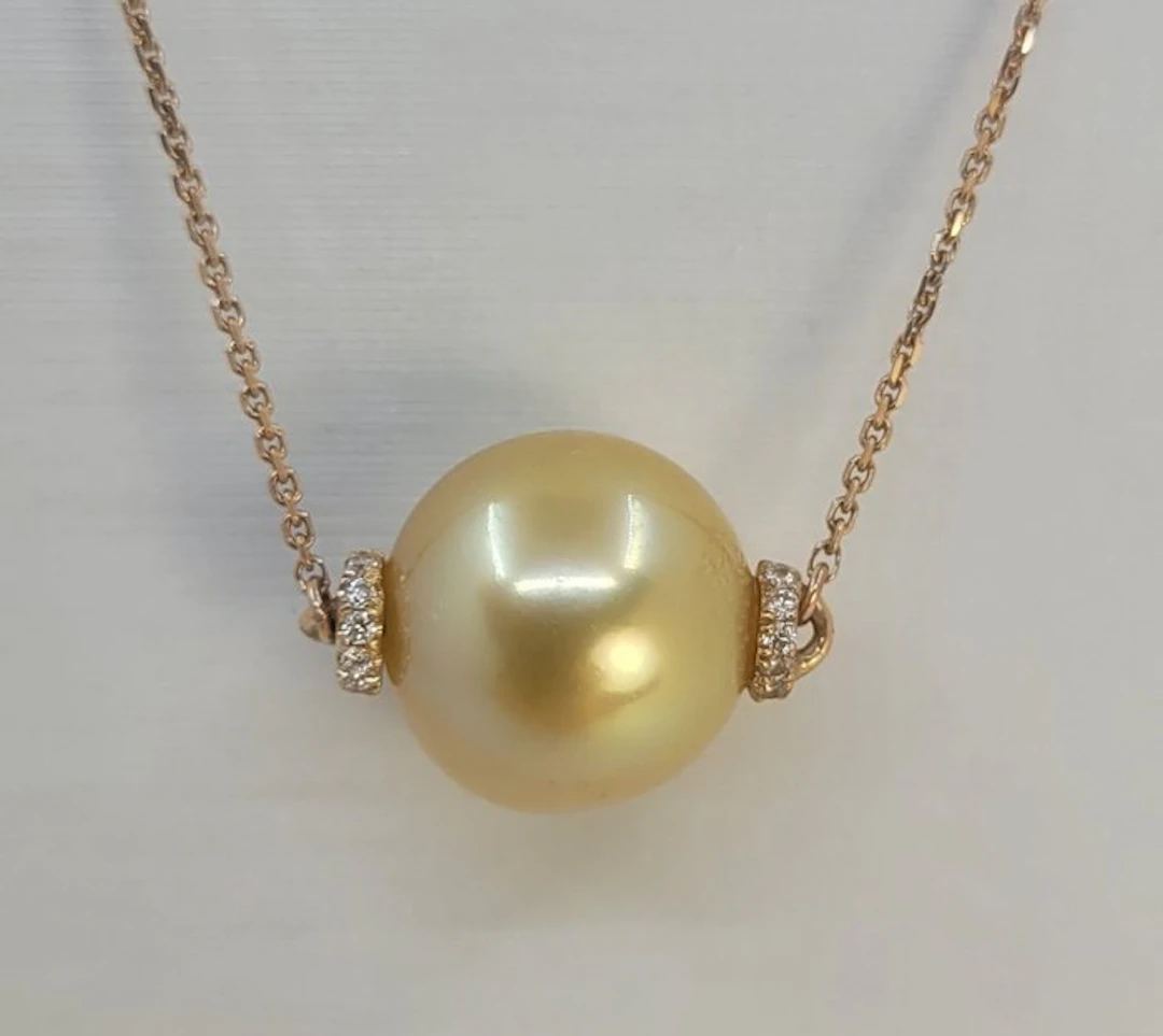 Necklace with pendant - 18 kt
