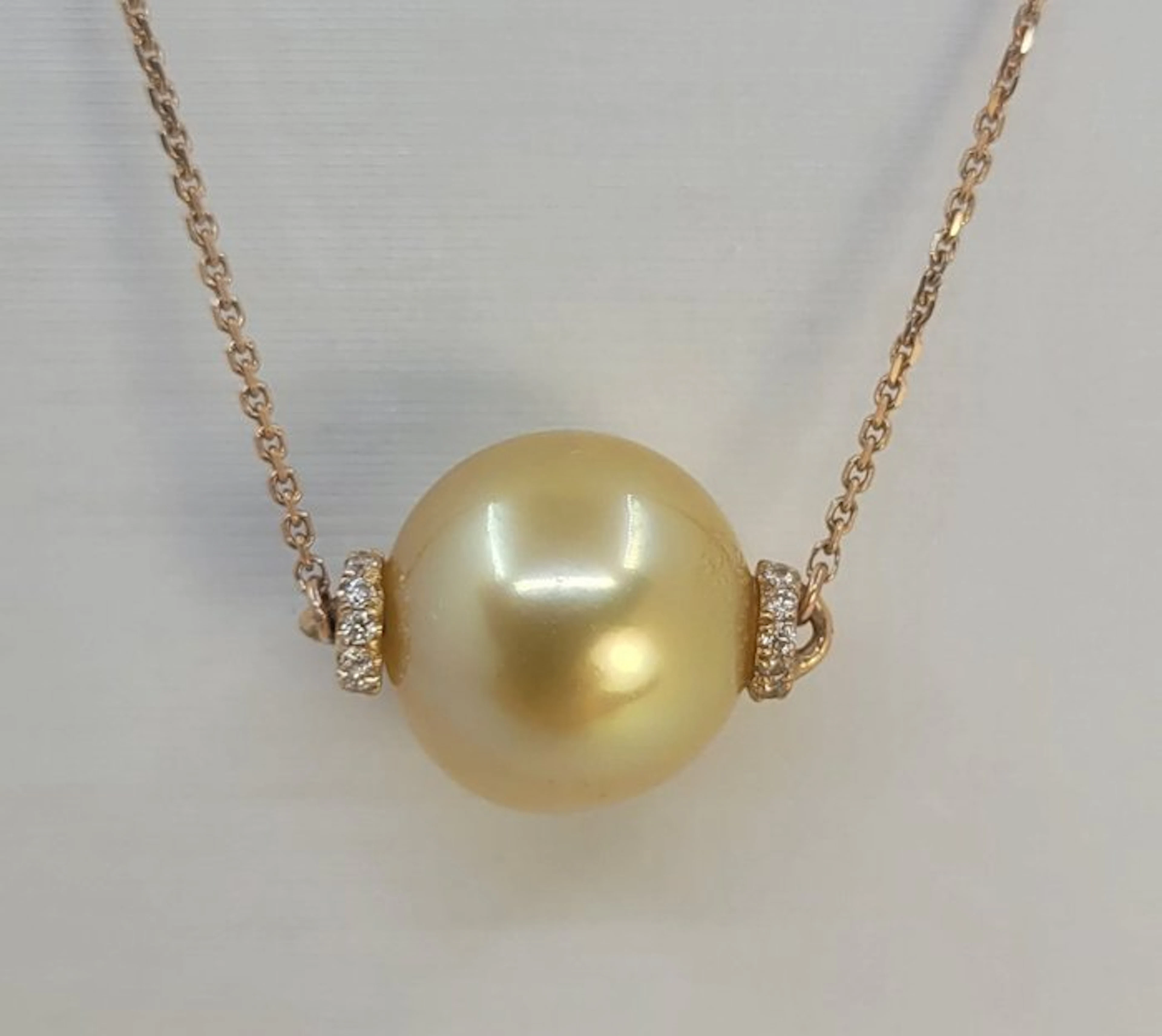 Necklace with pendant - 18 kt