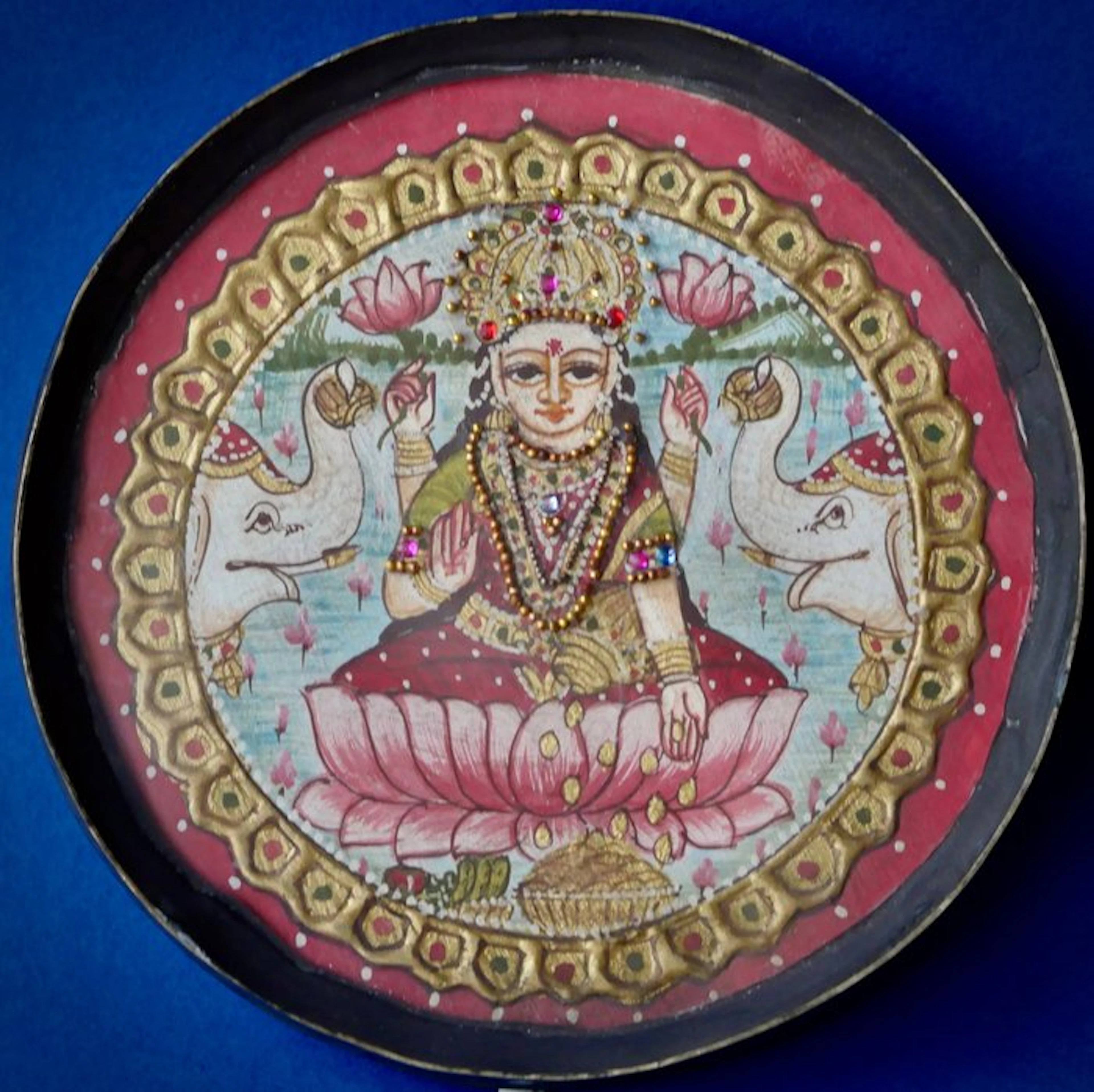 Antique Reliquary - Goddess Lakshmi in a votive bronze...