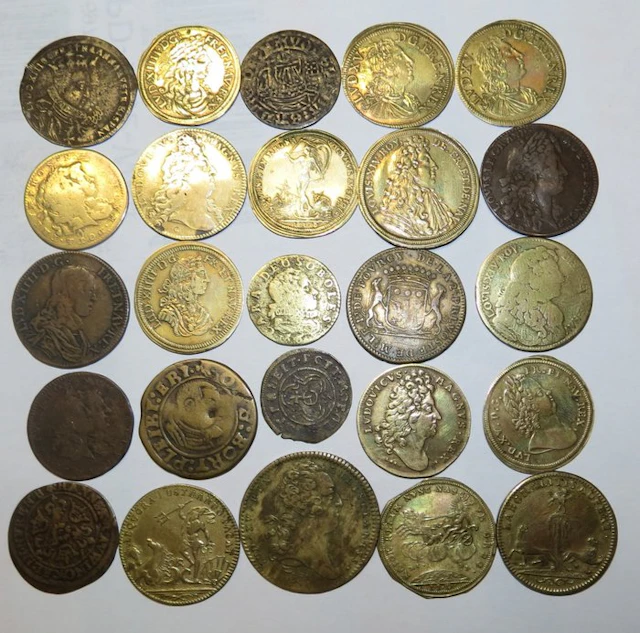 France. Lot de 25 jetons anciens