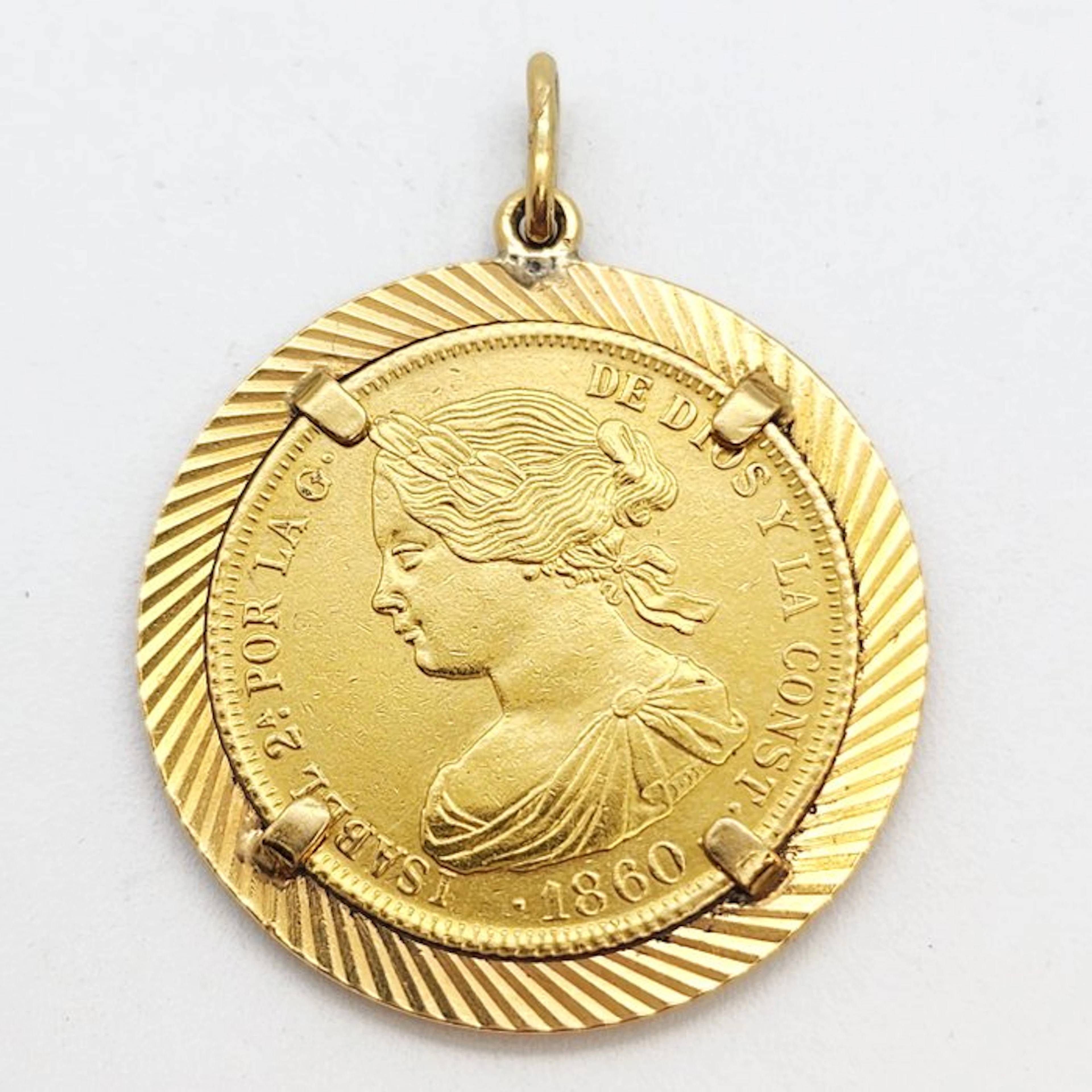 Cross pendant - 21.6 kt. Yellow gold