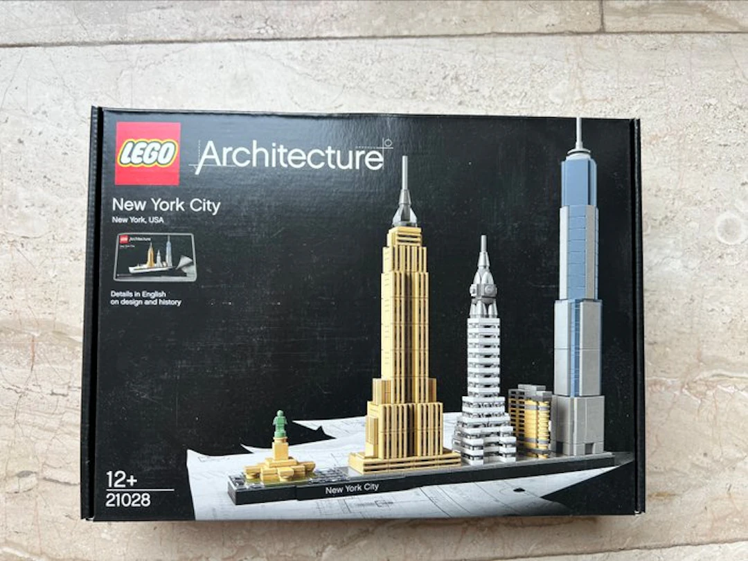 LEGO Set - 21028 - Architecture - New York City