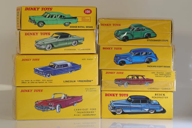 Atlas, Dinky Toys 1:43 - Model car (8) - Set of classic American cars.