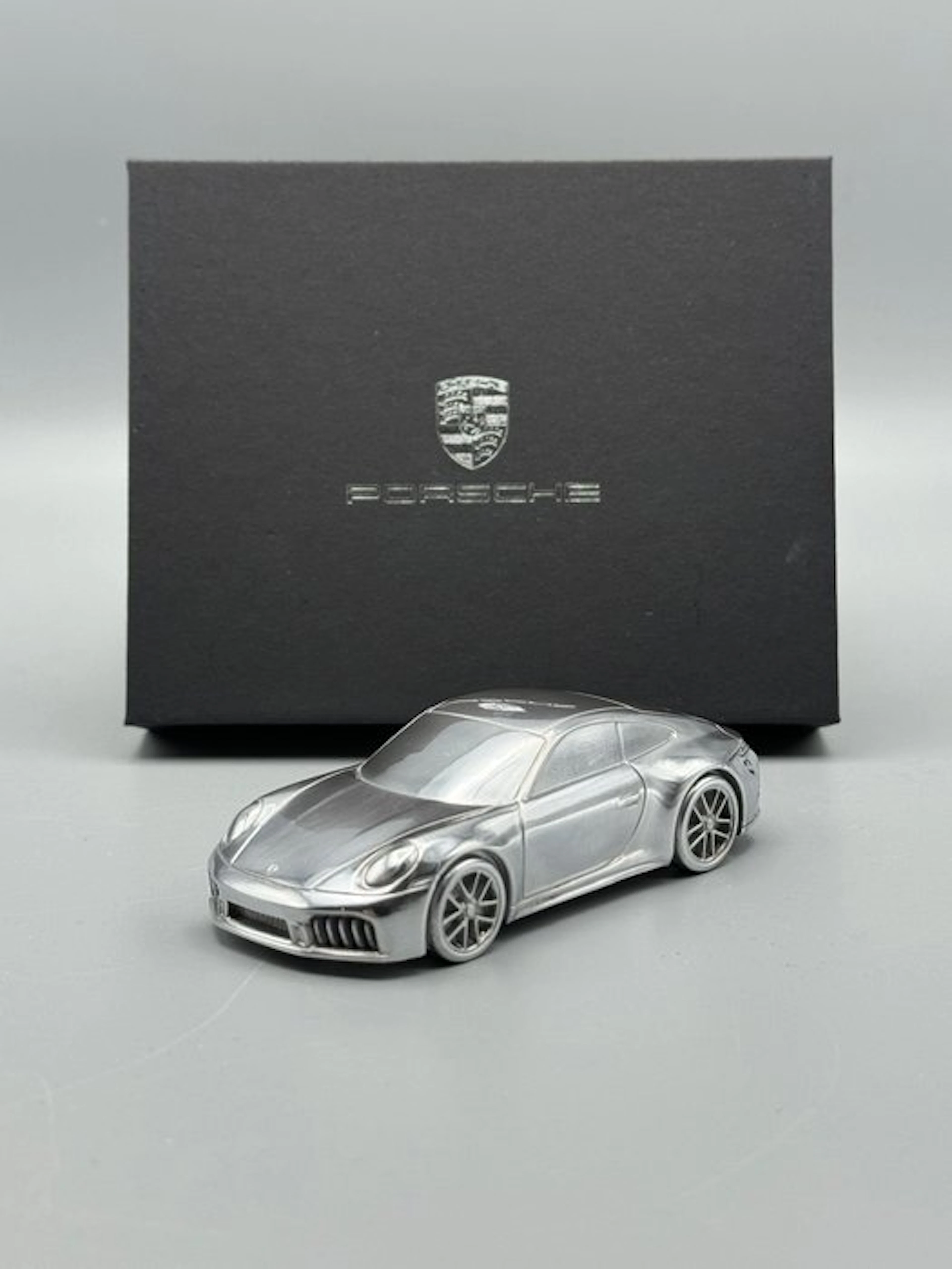 Porsche 911 992.2 Carrera paperweight - Porsche - 2025
