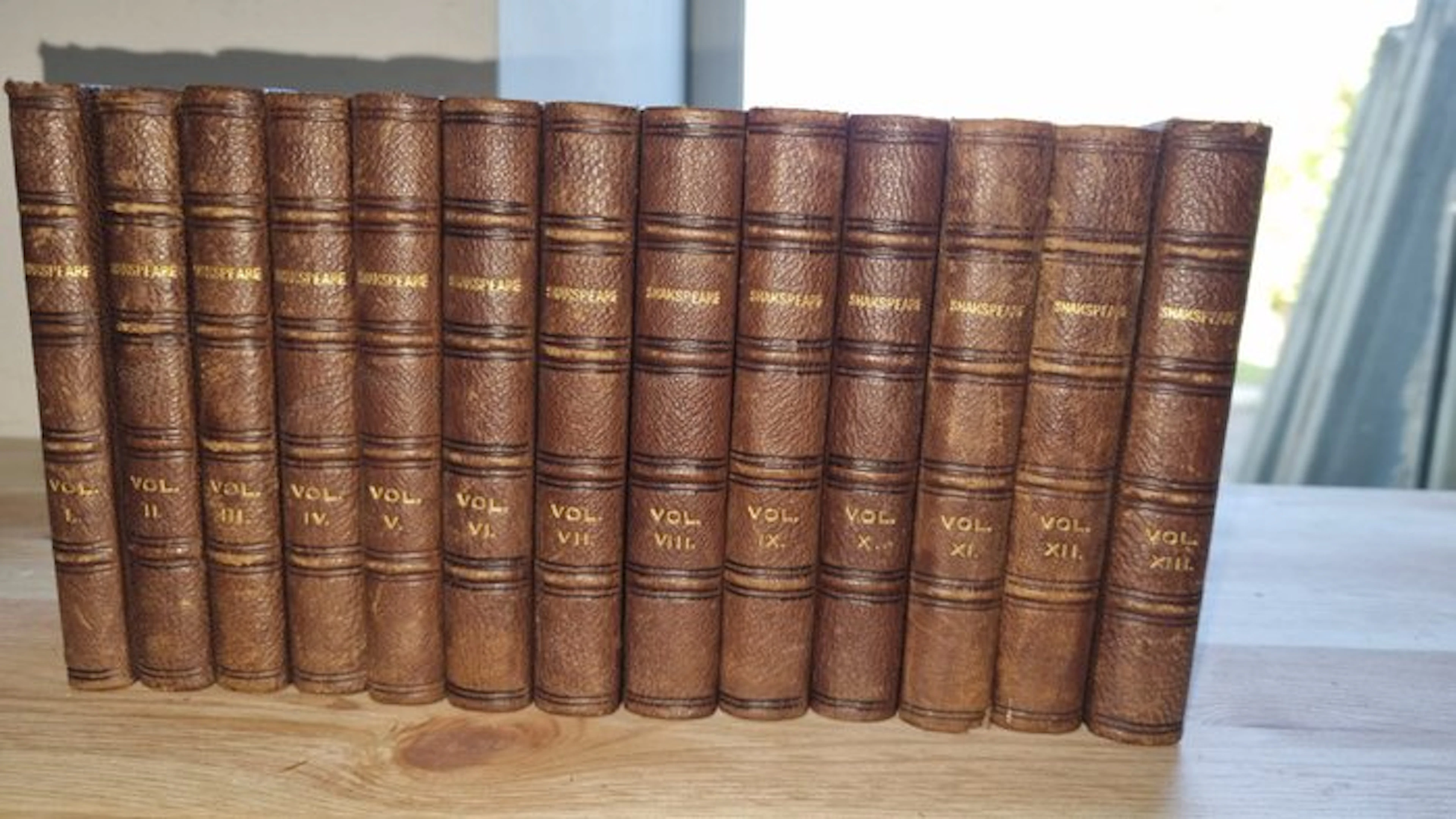 Shakespeare - William Shakespeare - The Handy Volume...