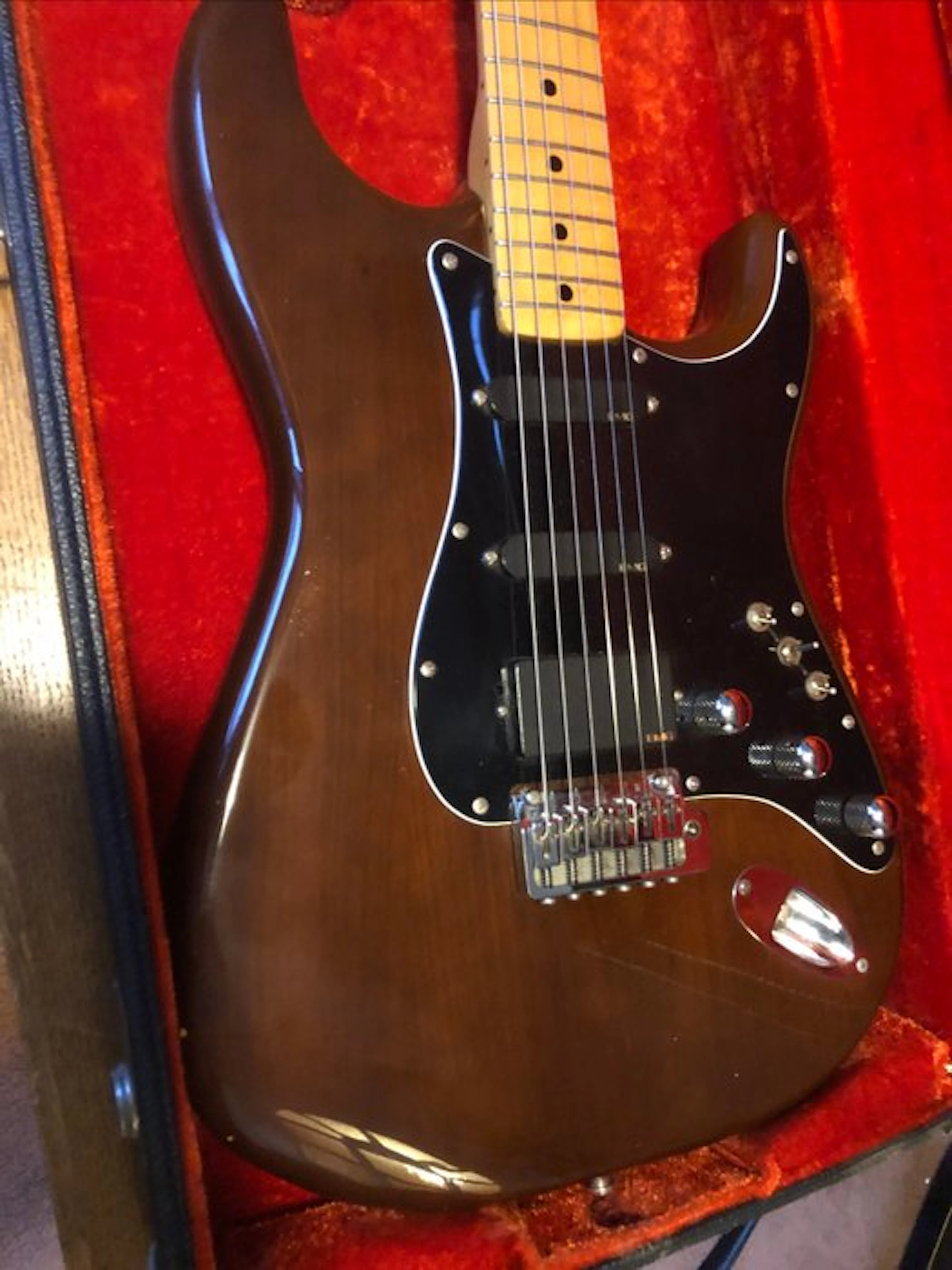 Fender - Stratocaster - - Solid body guitar - United States - 1975