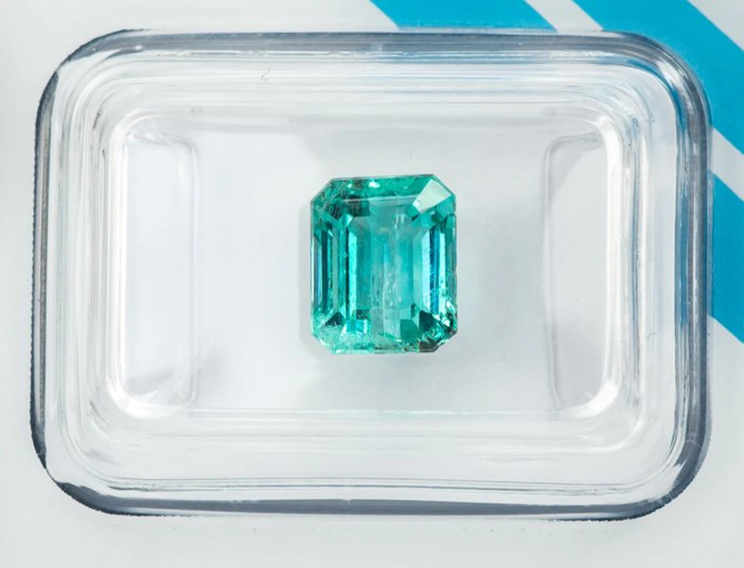 Emerald - 2.03 ct - International Gemological Institute...