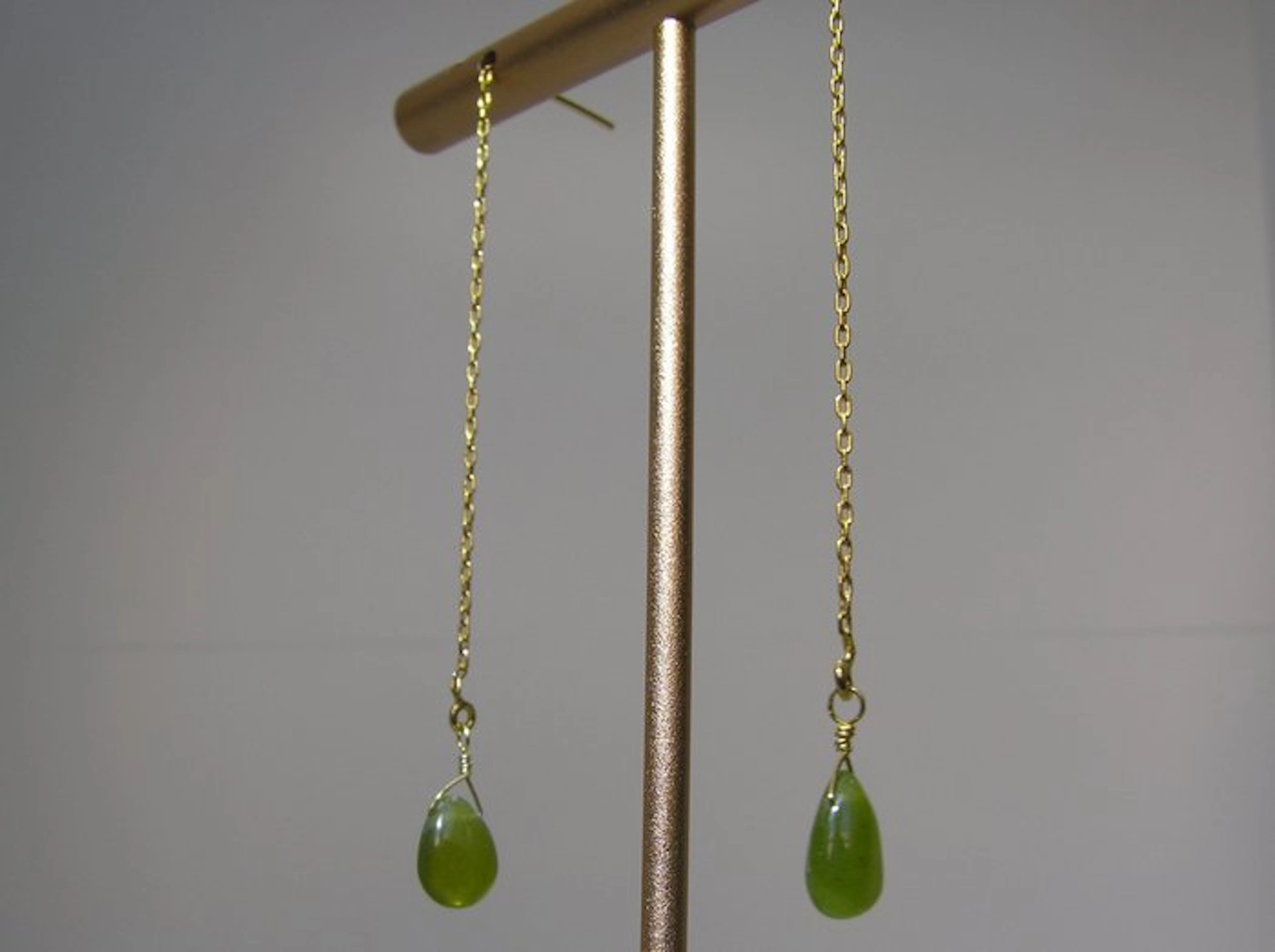 Sphene Earrings - Height: 62 mm - Width: 5.3 mm- 1 g - (2)