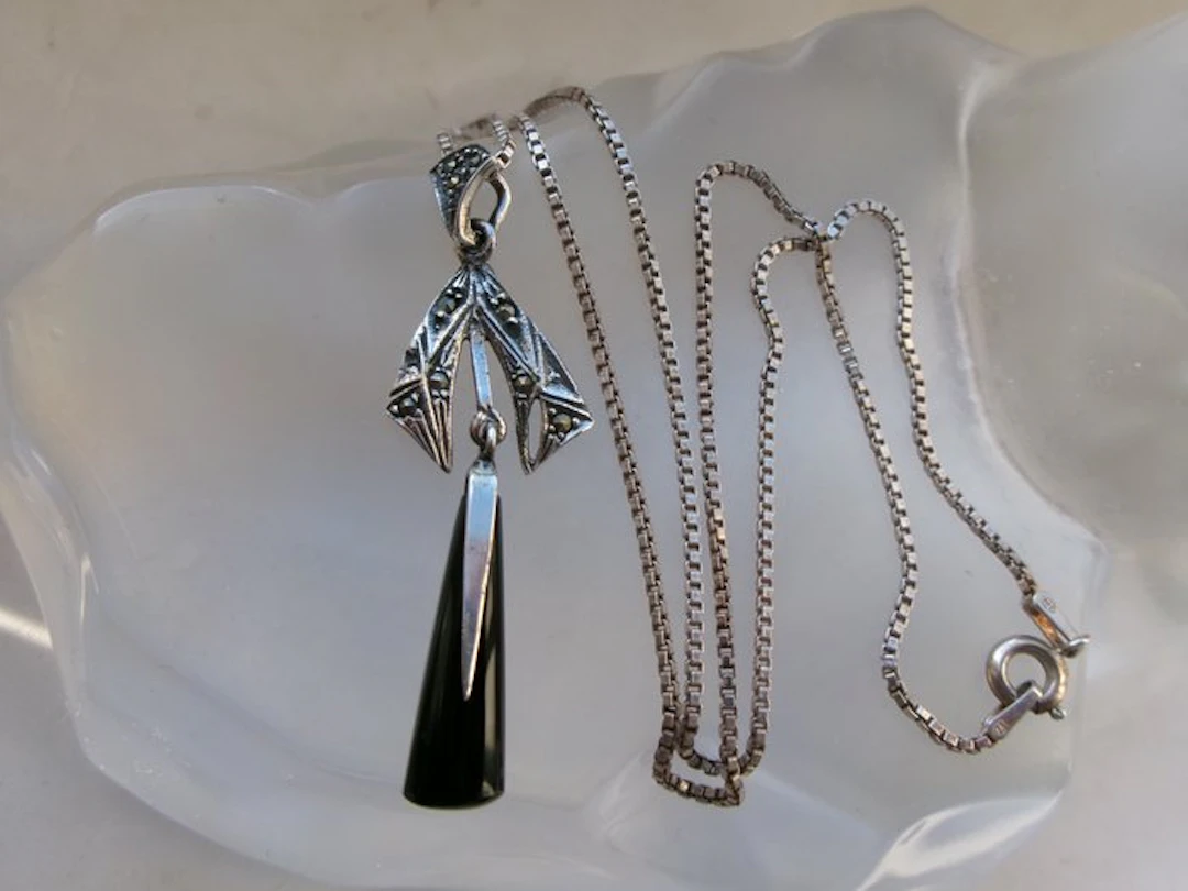 Silver, Onyx & Marcasites - Necklace with pendant - Art Deco Style
