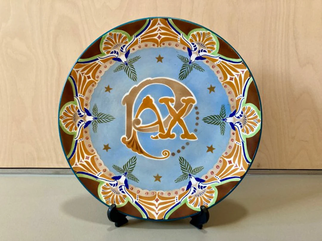 C. Fortmann - Dish - Plateel - Peace banner PAX