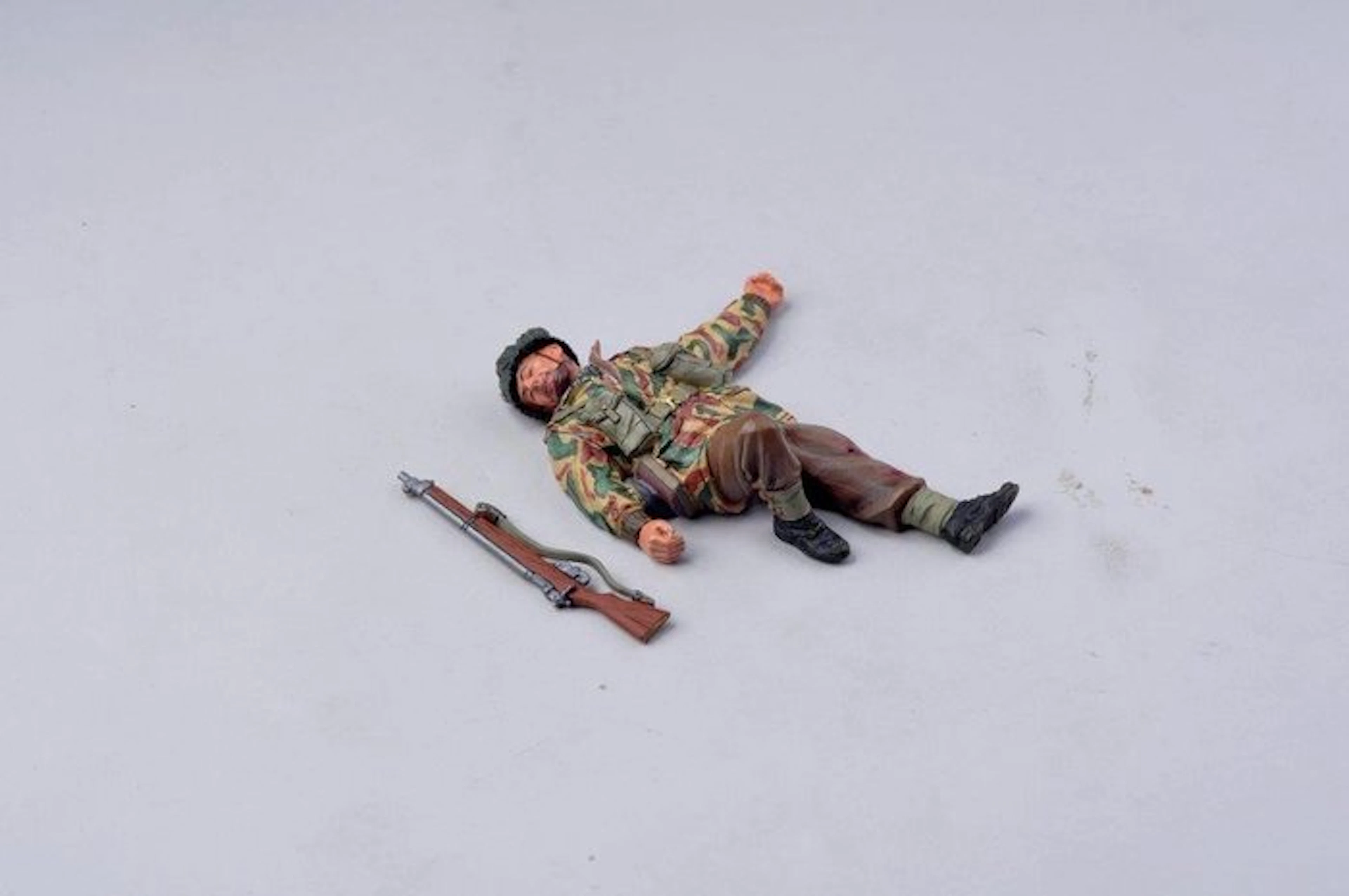 Thomas Gunn - Figure - TG 012 Liggende gewonde Britse...