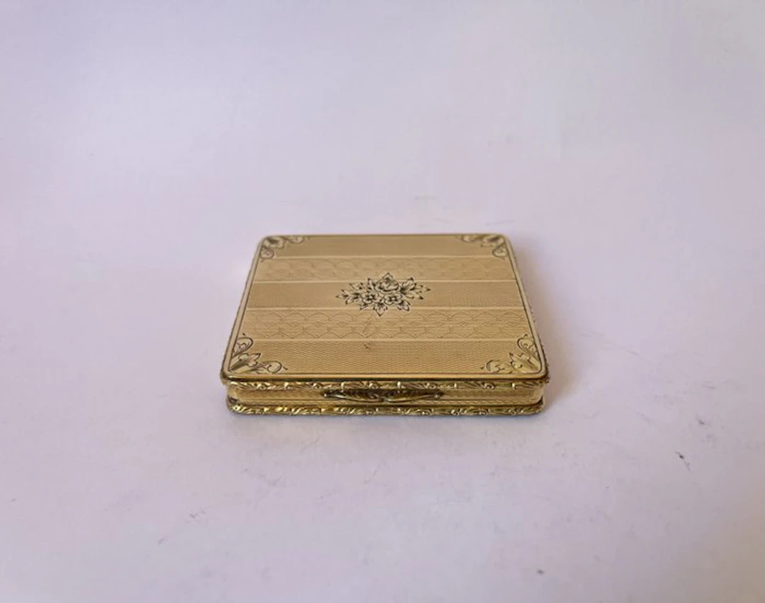 Box - 18k gold sheet - K.R. Vintage Gold Pouch