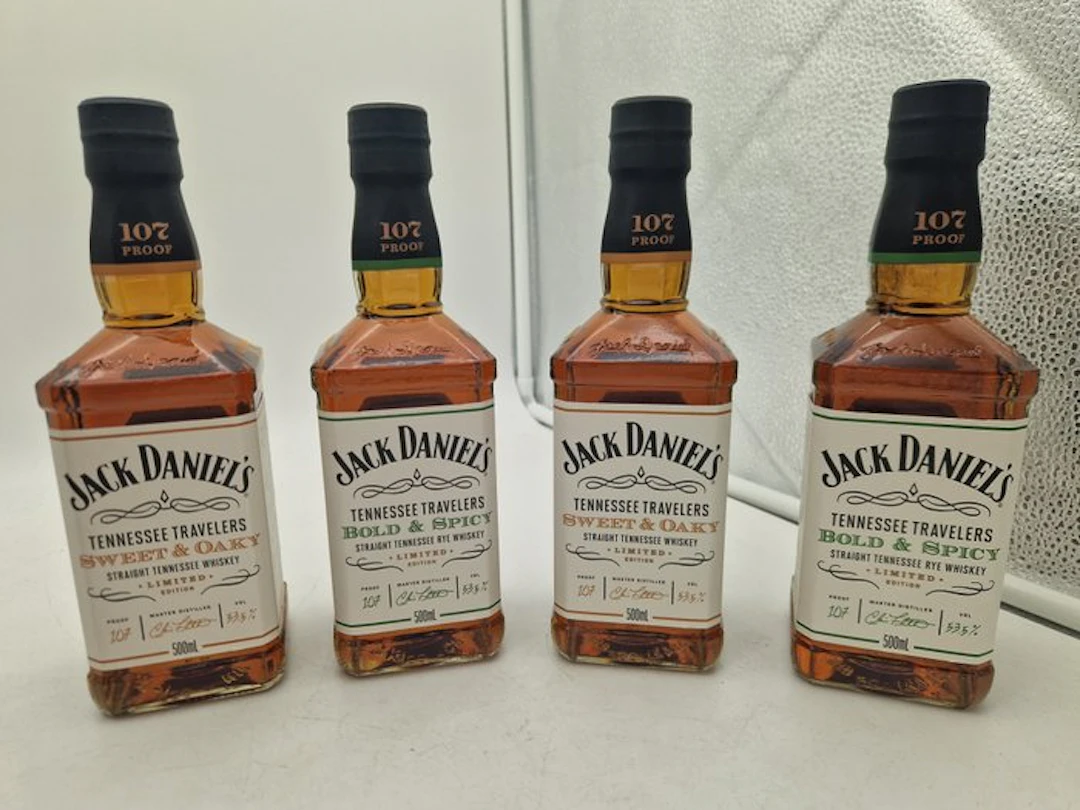 Jack Daniel's Tennessee Travelers Sweet & Oaky + Bold & Spicy - 50cl