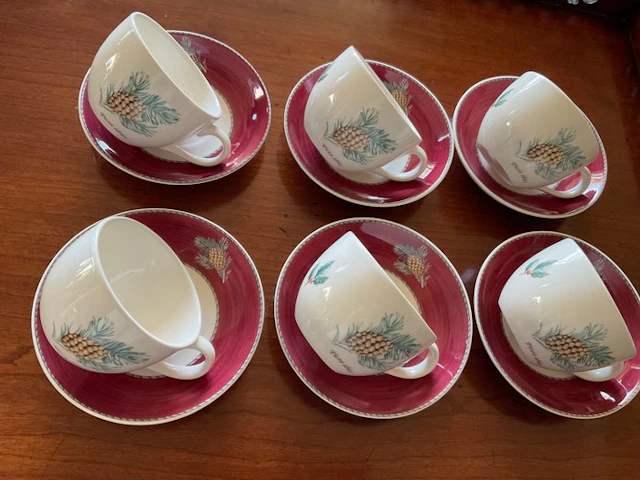 Wedgwood - Cup and saucer (12) - Sarah's Garden...
