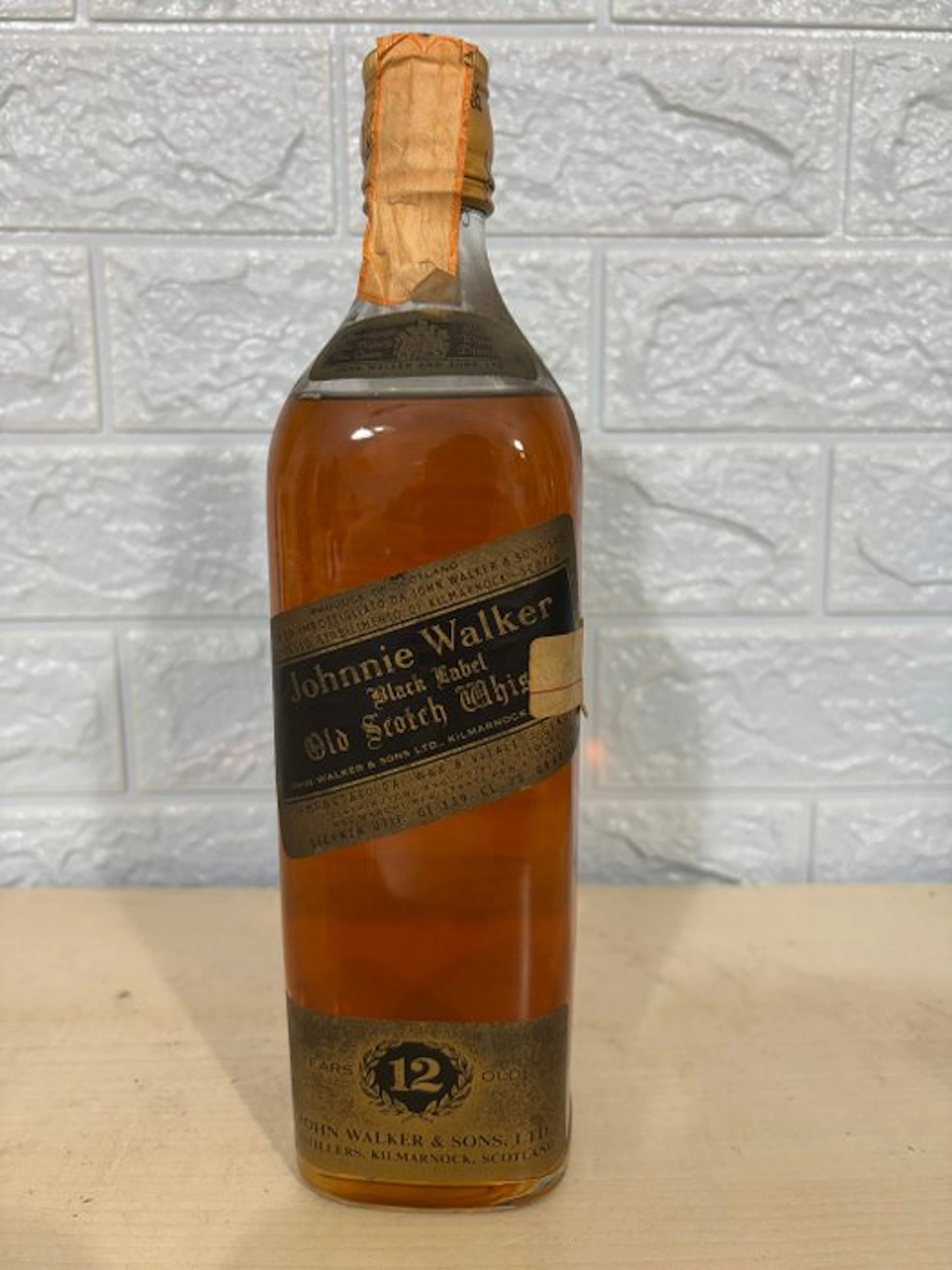Johnnie Walker 12 years old Black Label - b. 1970s - 75cl