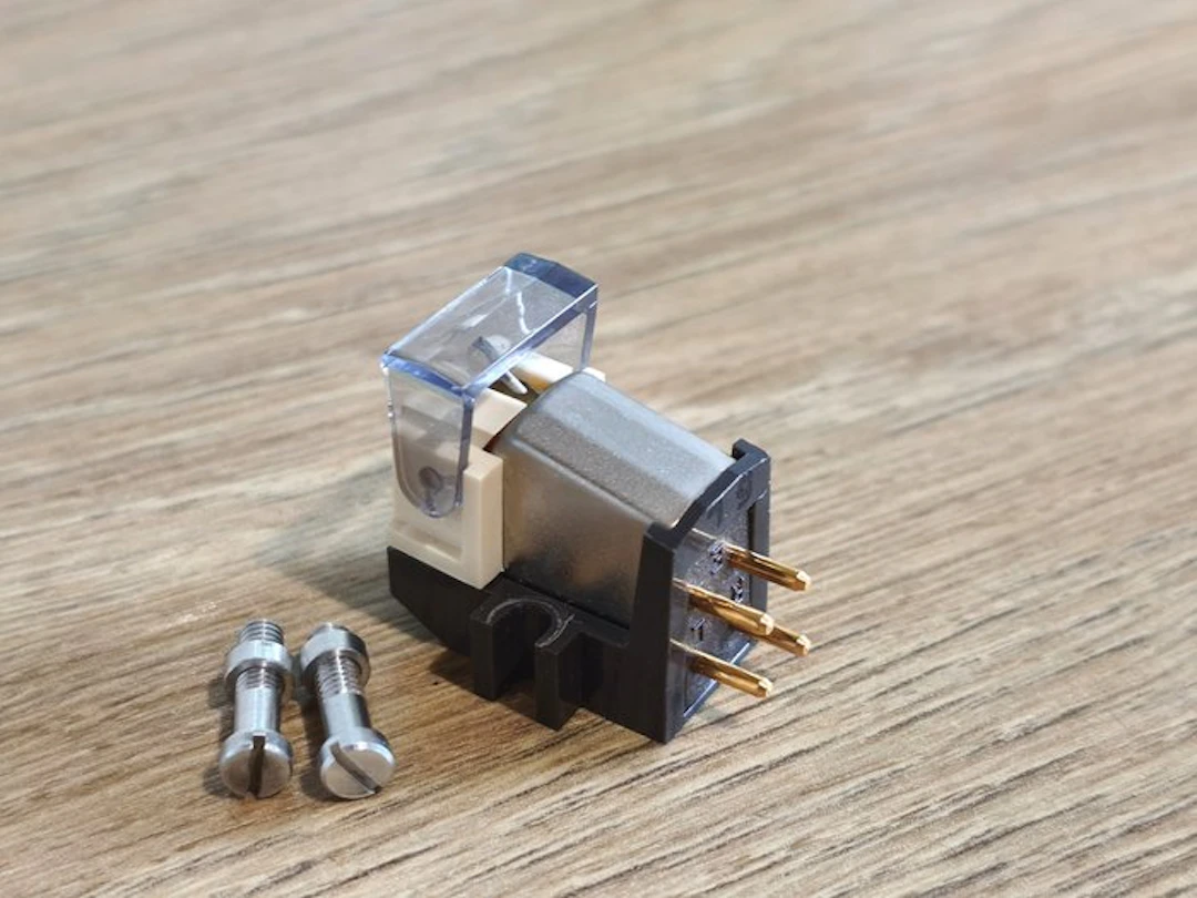 Denon - DL-60 -with original stylus- Cartridge and/or needles