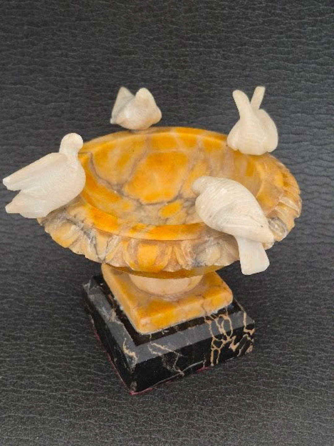 Sculpture, Marble Tazza - 16 cm - Nero di Acquitania giallo Siena
