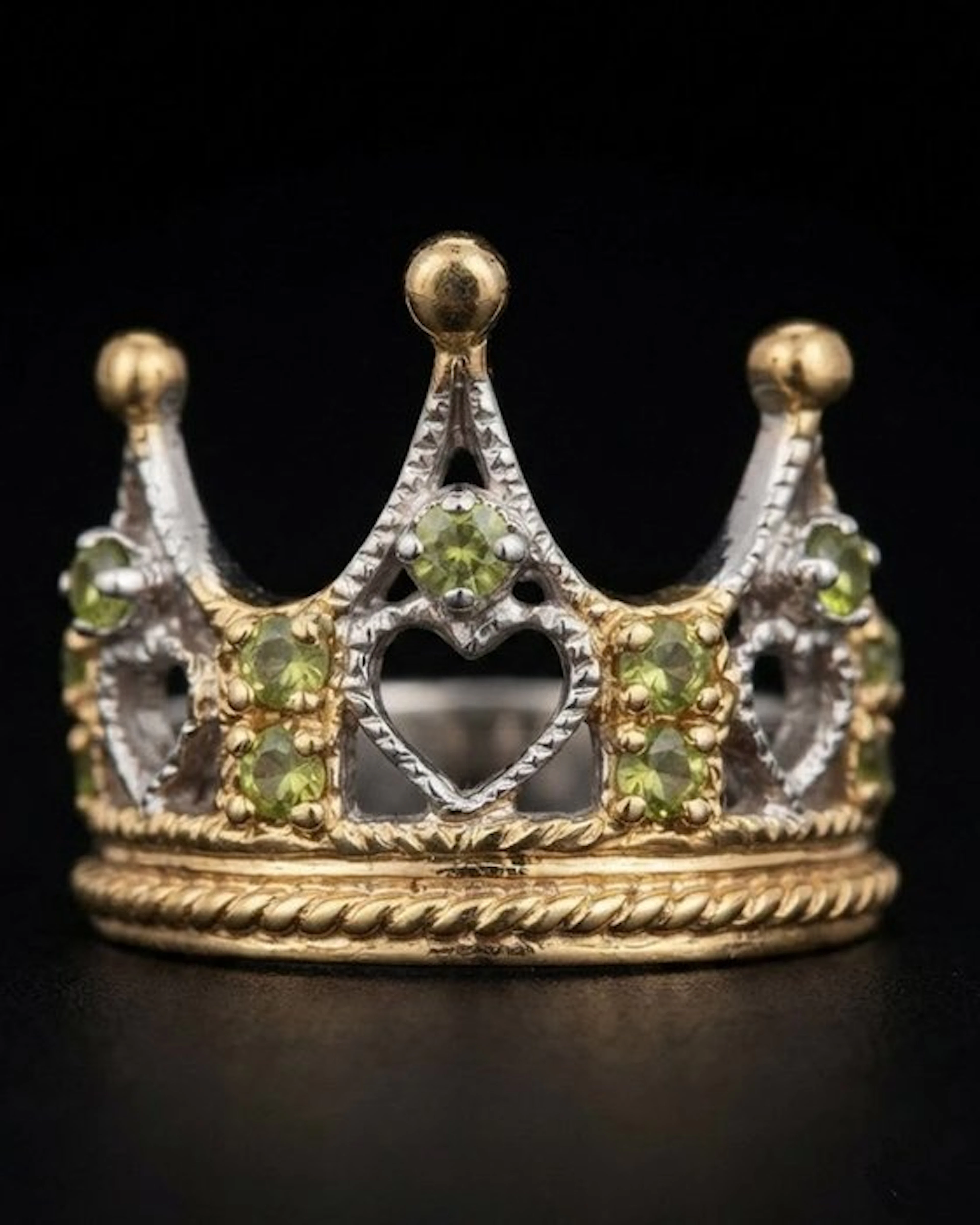 Peridot - Silver, The Queen's Crown – Peridot Ring – Royalty and Radiance