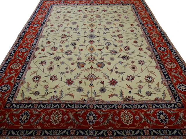 Isfahan - Cleaned - Rug - 321 cm - 245 cm