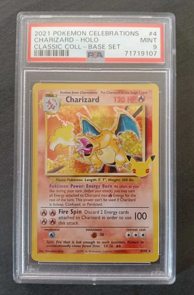Pokémon - 1 Graded card - Charizard 4/102 Foil