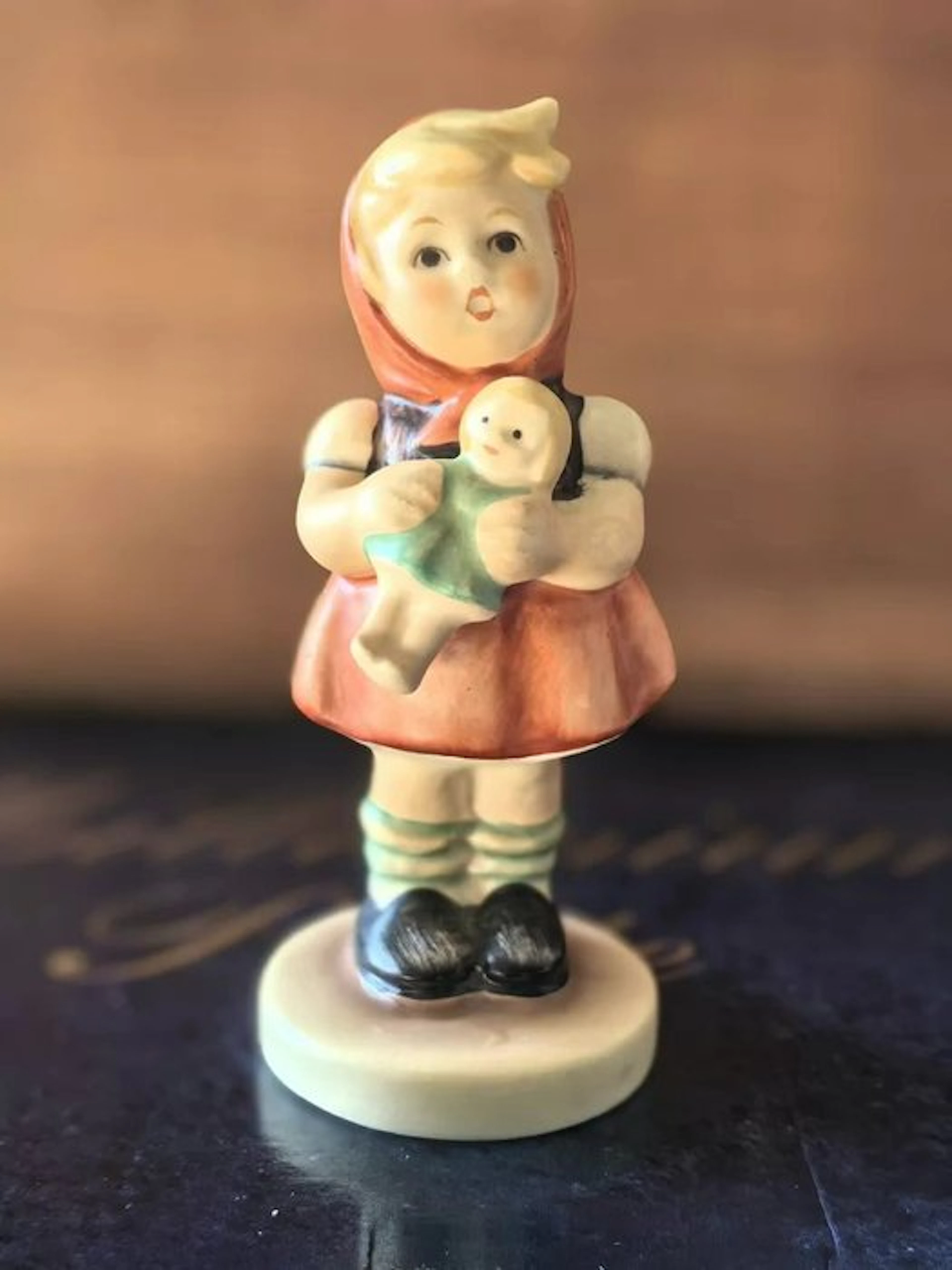 Goebel - Statue, Hummel figurines - 9 cm - Ceramic