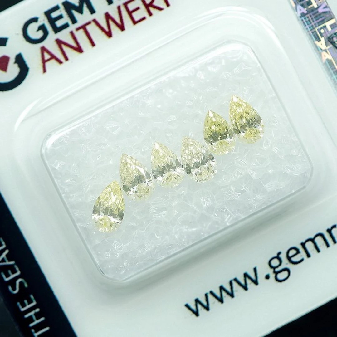 6 pcs Diamond (Natural coloured) - 1.05 ct - Pear - Fancy...