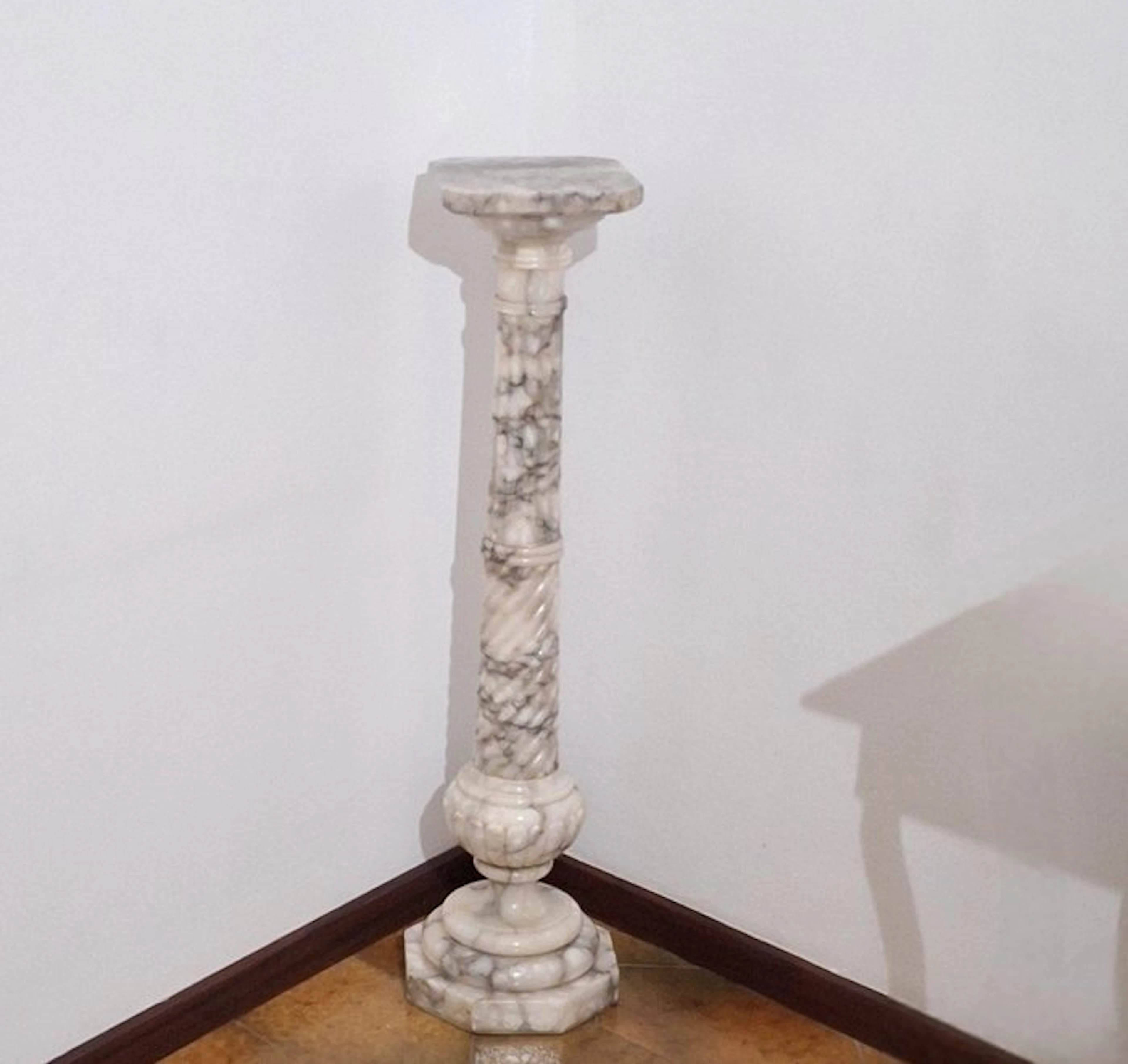 Antique Column - 1900-1910 - Arabescato White Marble
