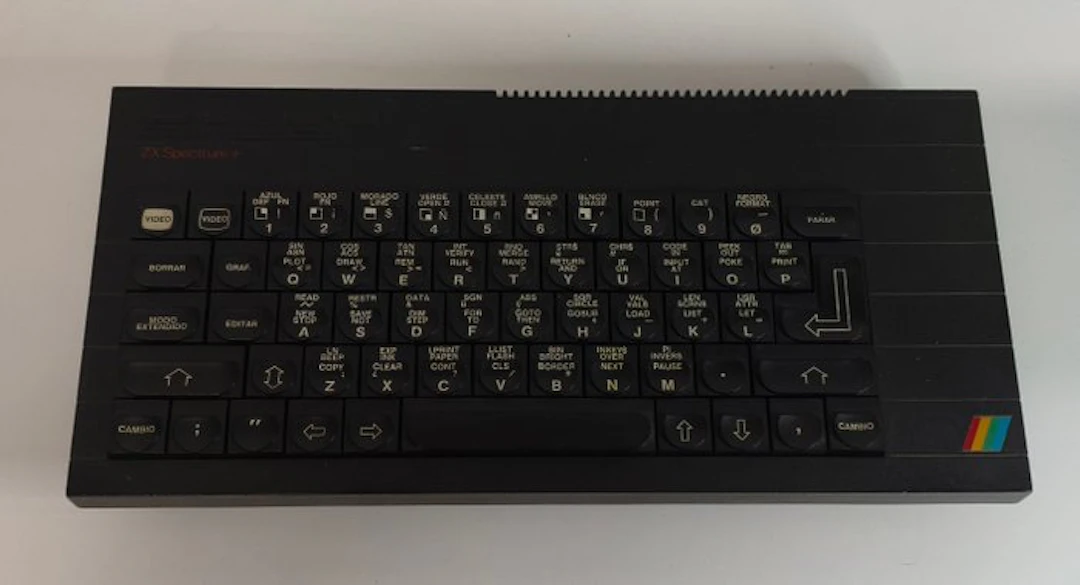 Sinclair ZX Spectrum + (Spanish) - Computer (1) - In original box