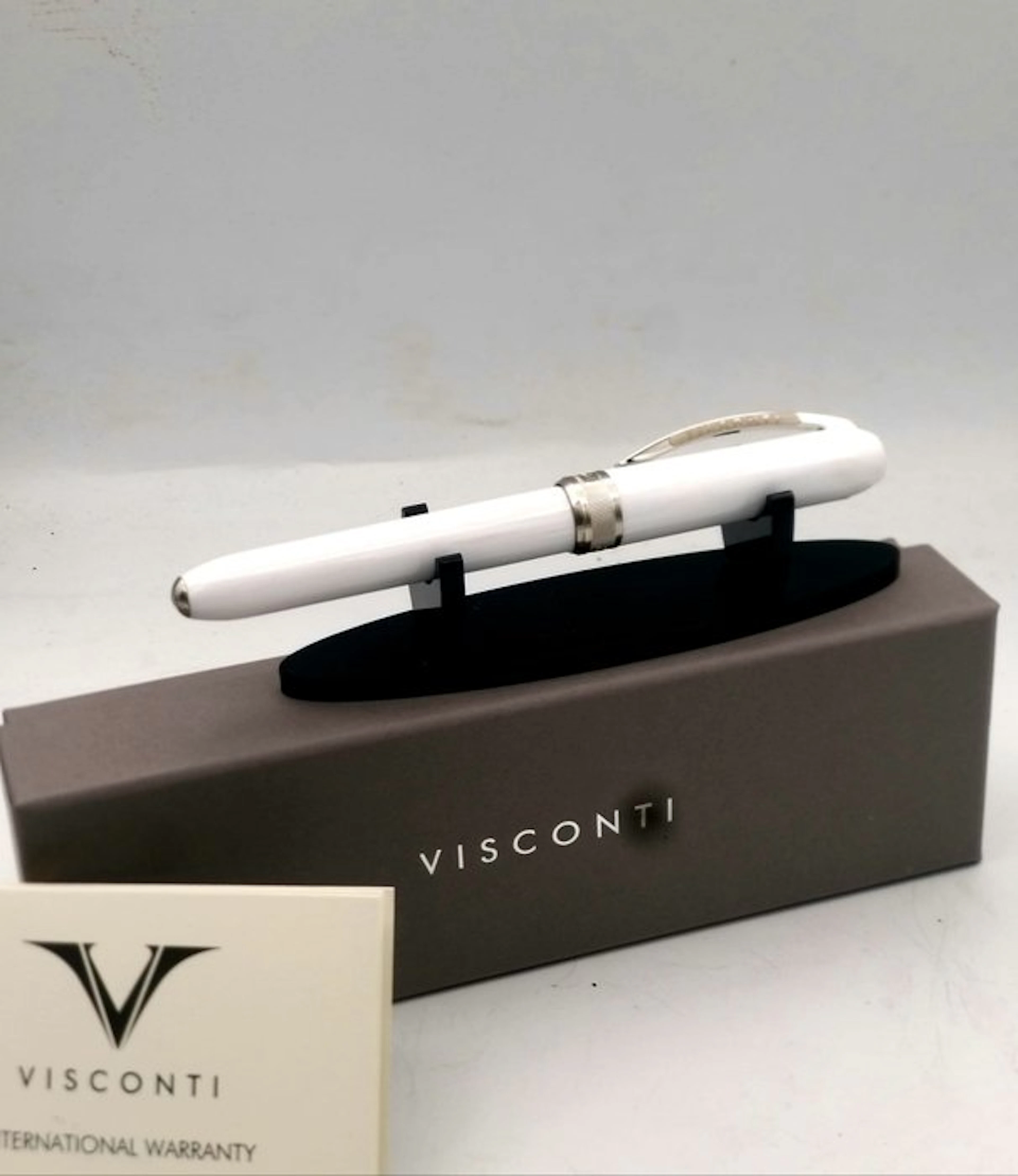 Visconti - Rembrandt White Marble Steel Nib F - No reserve price - Fountain pen