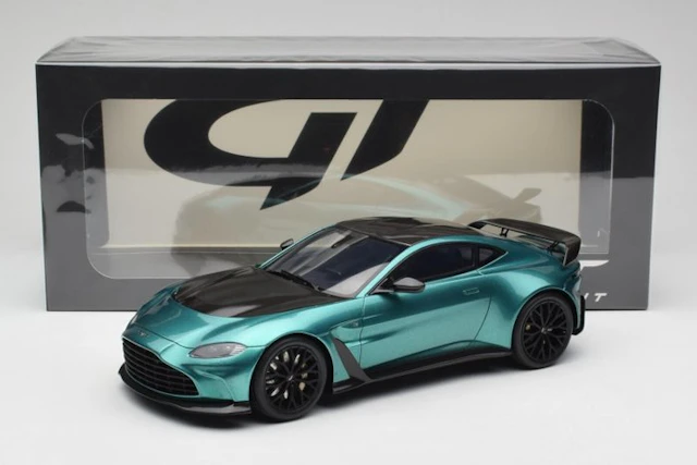 GT Spirit 1:18 - Model sports car - Aston Martin V12...