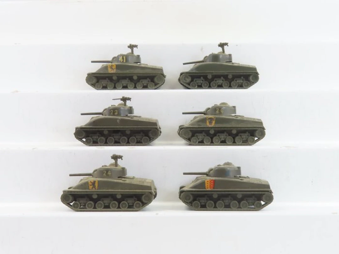 Roco Minitanks 1:87 - Model military vehicle (6) - 6 Sherman M4 tanks