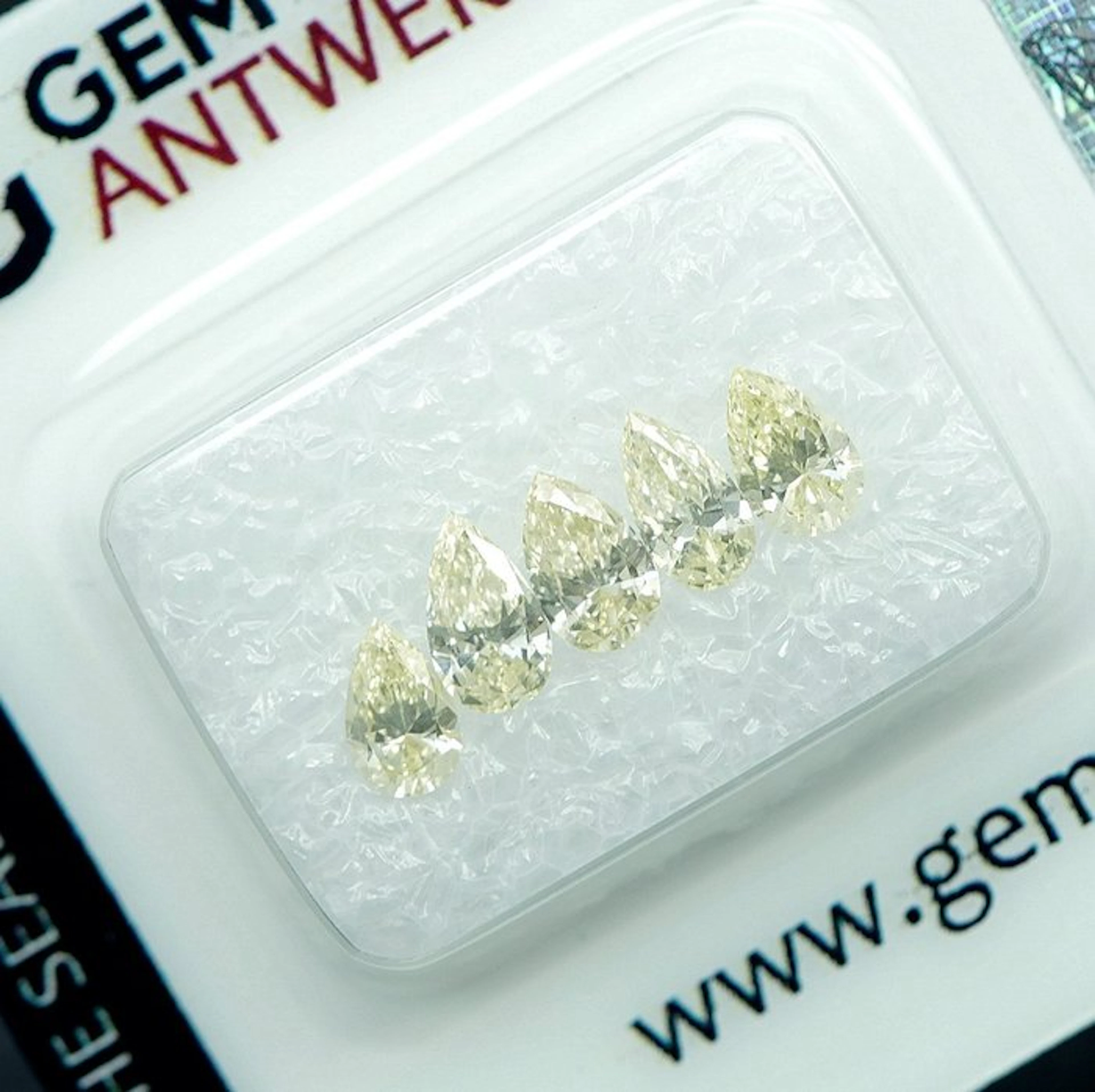 5 pcs Diamond (Natural coloured) - 1.04 ct - Pear - Fancy...