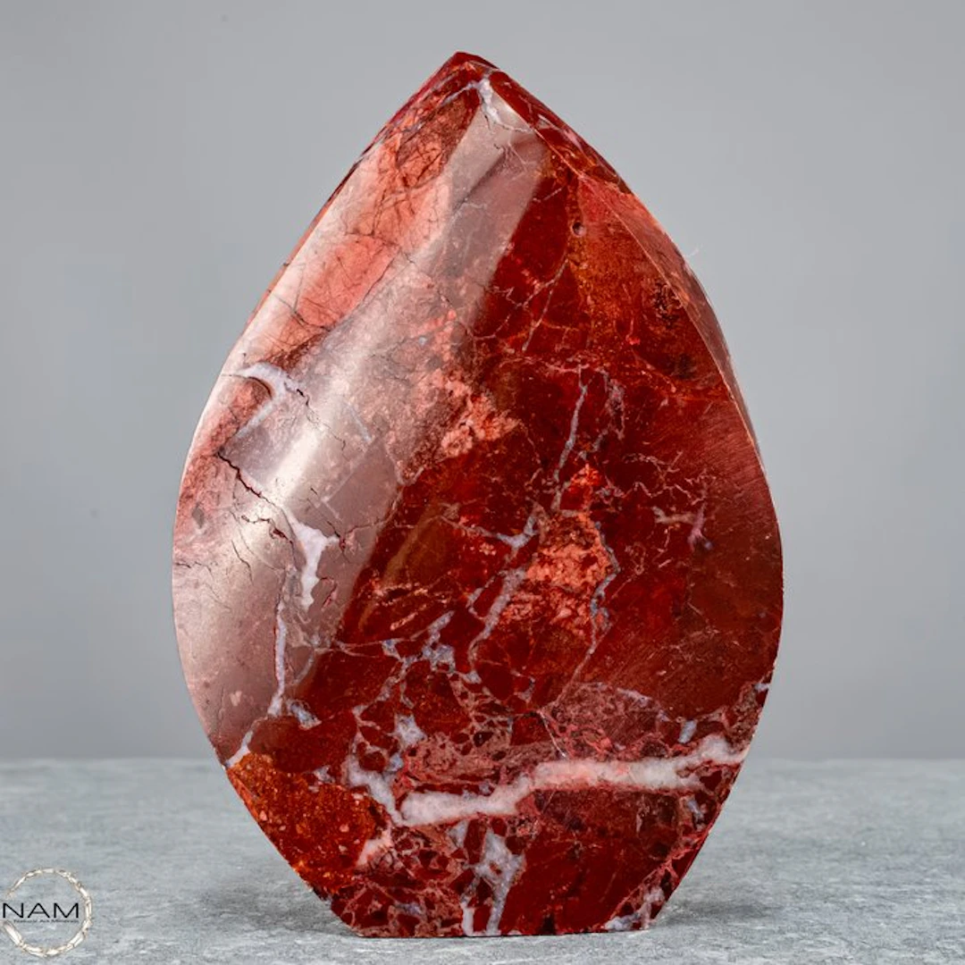 Red Jasper with Quartz – Expression of pure earth energy...