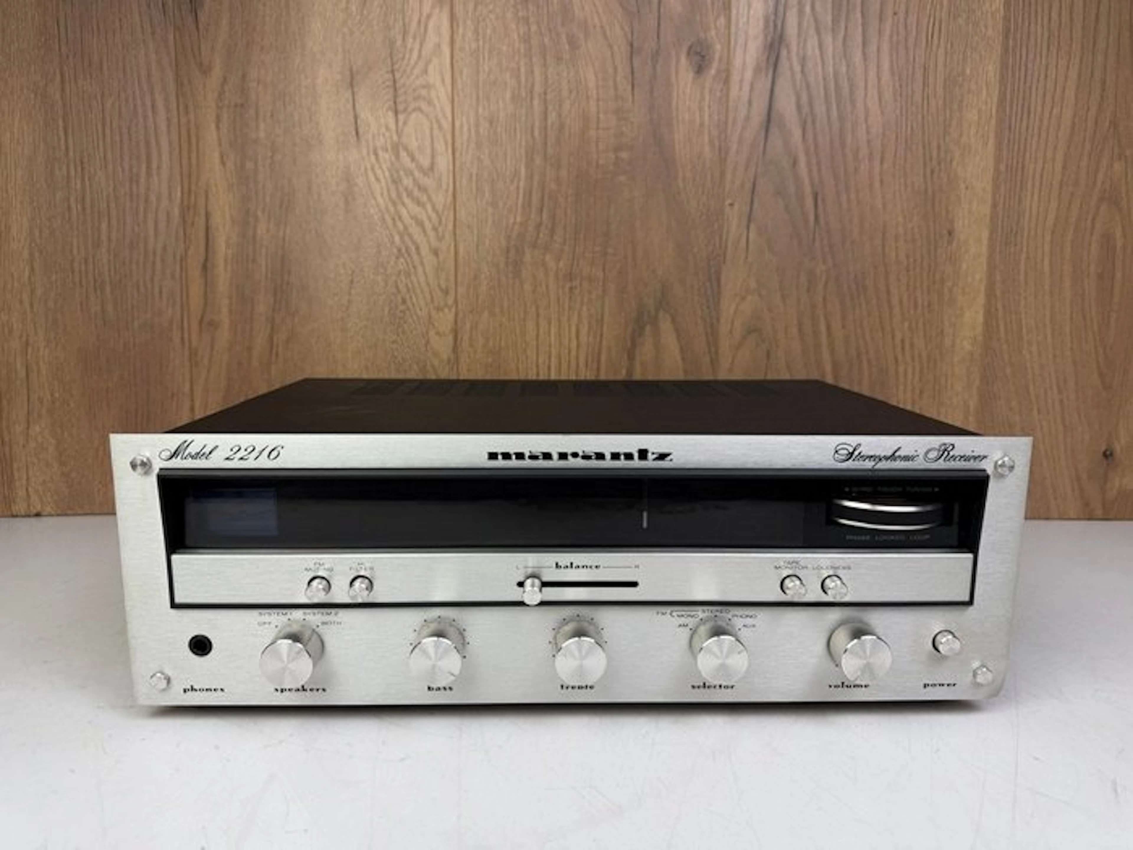 Marantz - Model 2216 Solid state stereo receiver